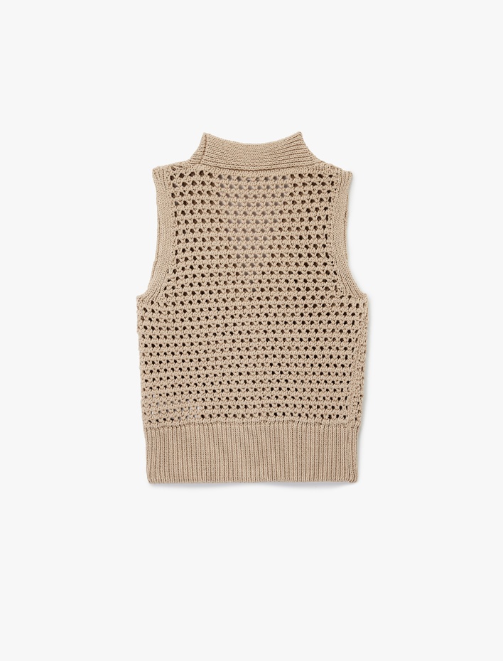  V Yaka Düğmeli Ajurlu Triko Yelek