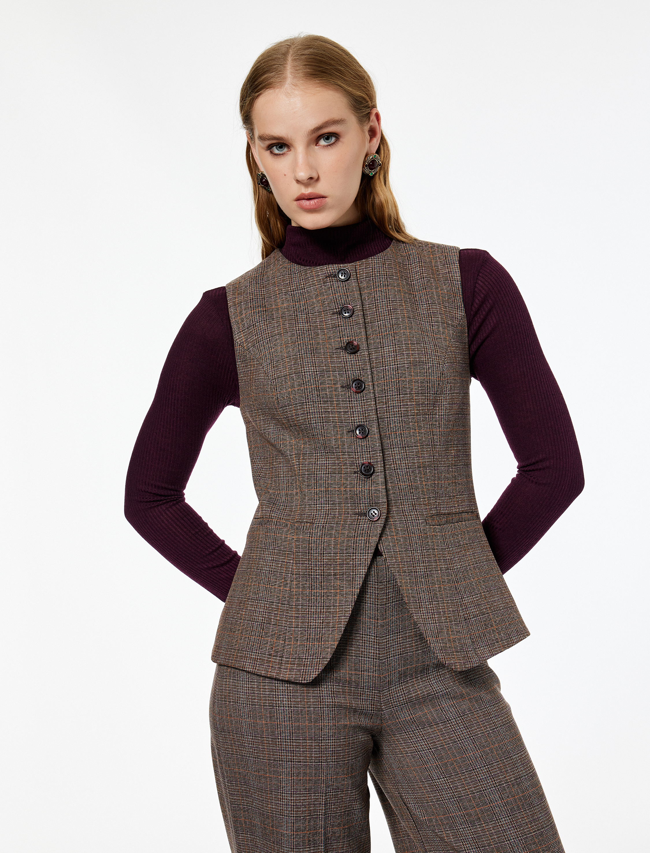   Koton X Melis Ağazat - Slim Fit Bisiklet Yaka Düğmeli Ekose Yelek