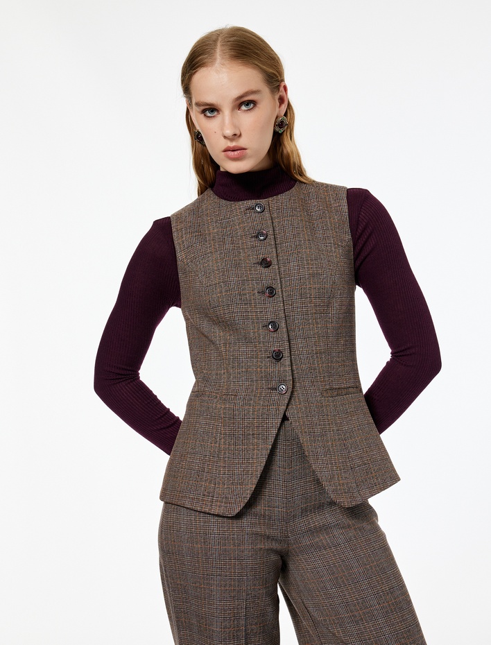  Koton X Melis Ağazat - Slim Fit Bisiklet Yaka Düğmeli Ekose Yelek