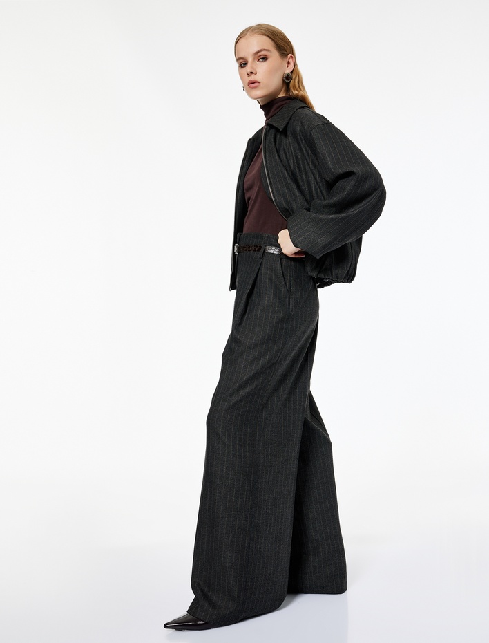  Koton X Melis Ağazat - Cepli Düz Geniş Paça Kemerli Palazzo Pantolon