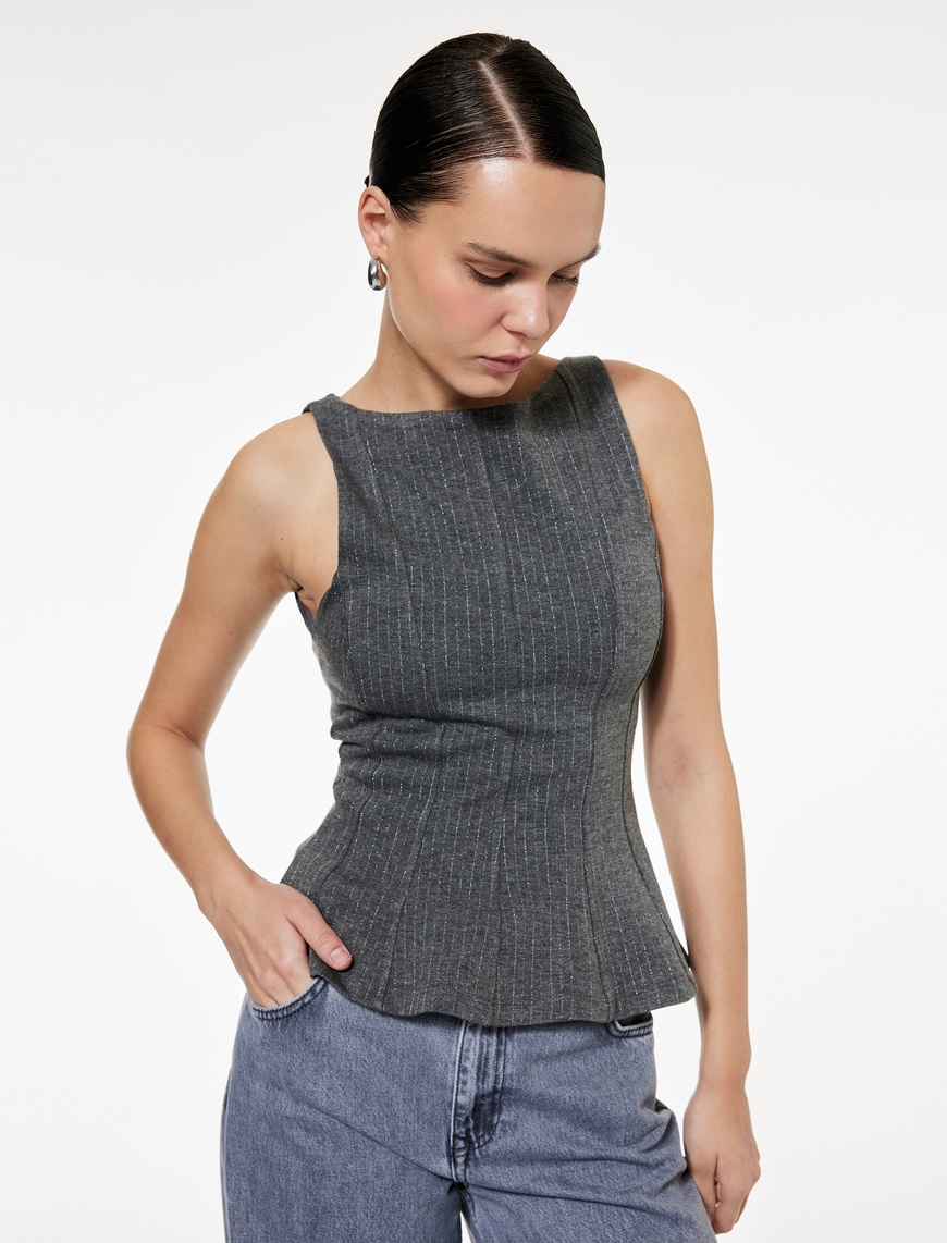 Gri Kadın Slim Fit Kayık Yuvarlak Yaka Parıltılı Çizgili Kolsuz