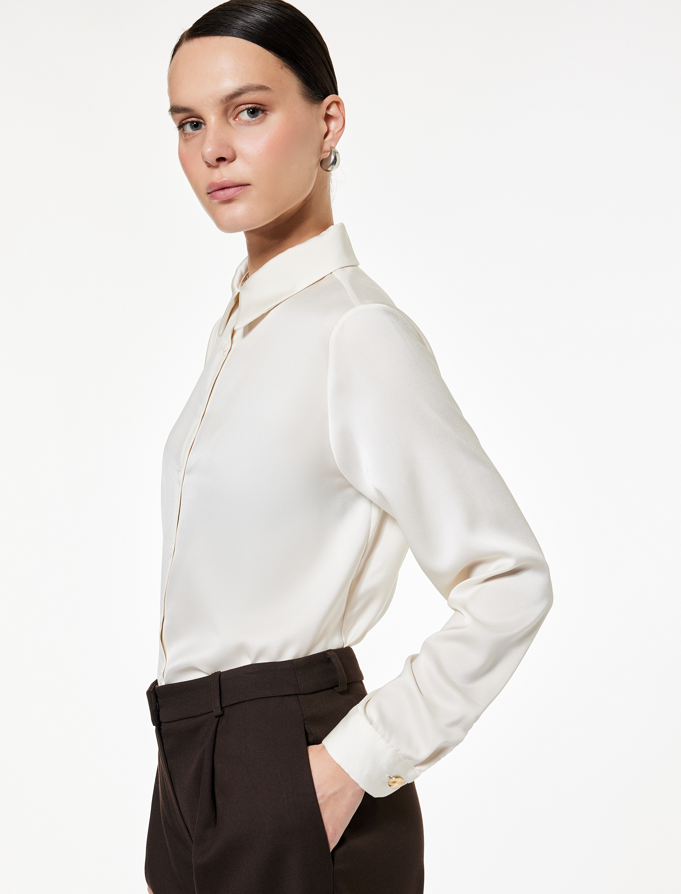   Uzun Kollu Düğmeli Klasik Yaka Saten Gömlek