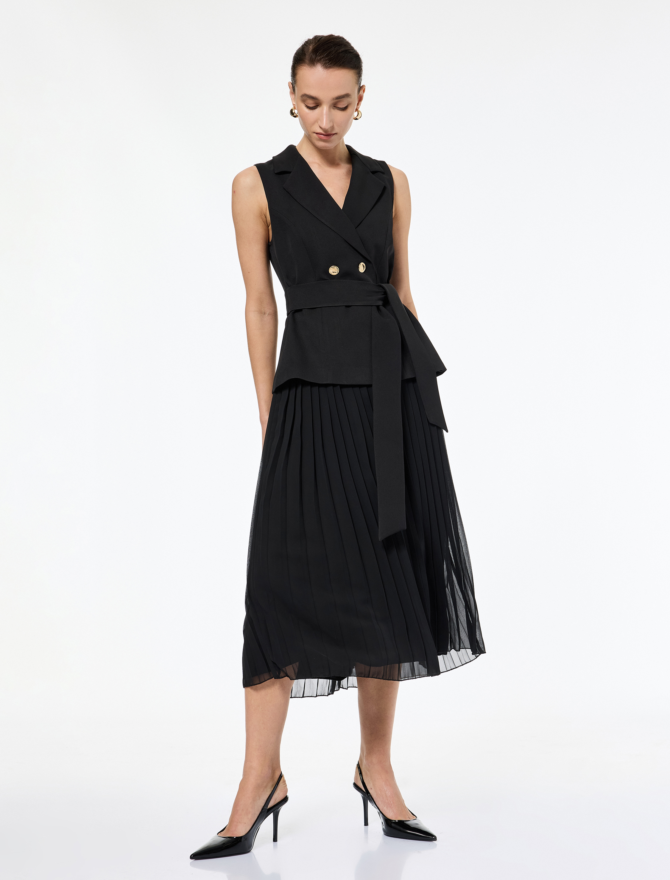 Kolsuz Kruvaze Kuşak Detaylı Midi Boy Pileli Ceket Elbise