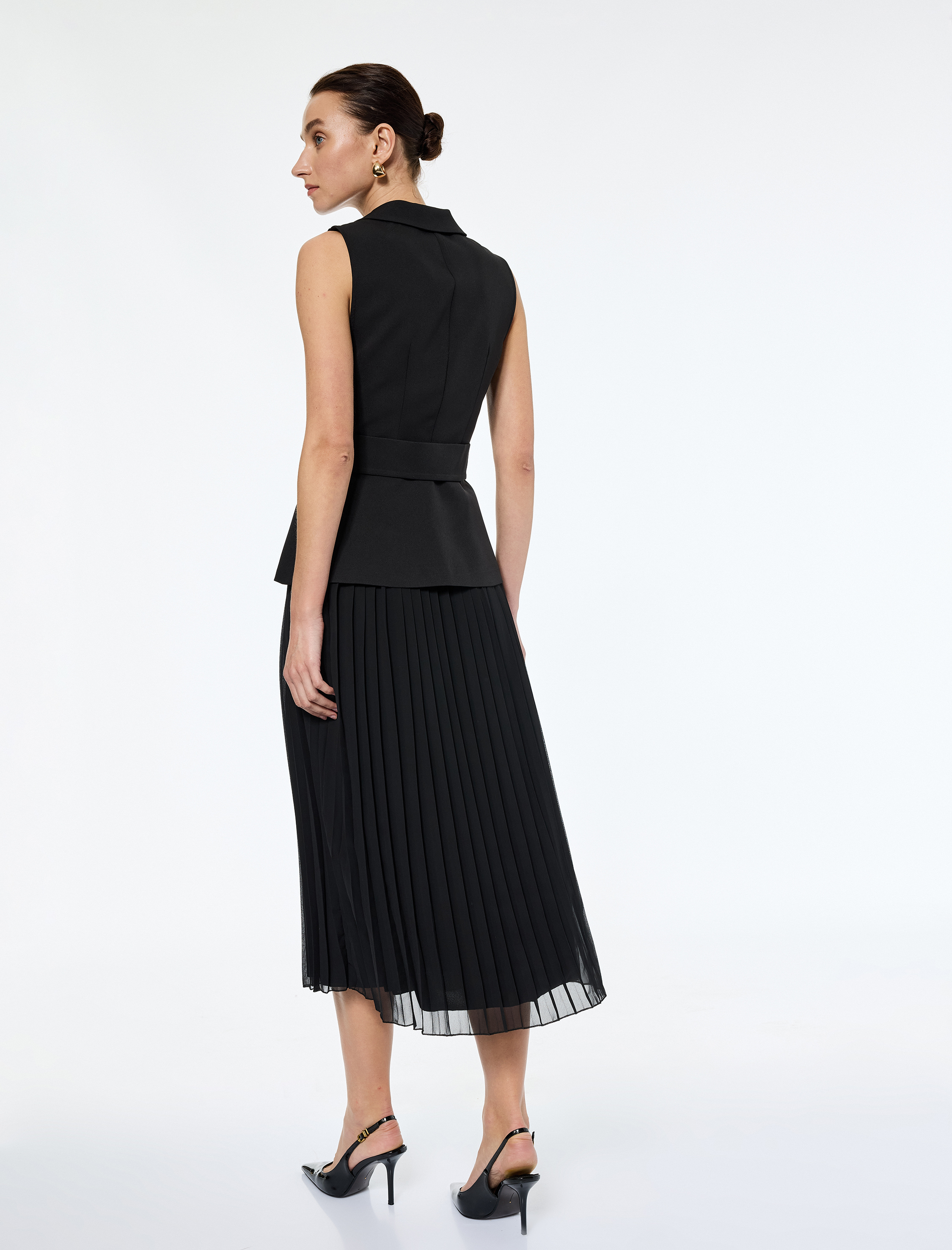 Kolsuz Kruvaze Kuşak Detaylı Midi Boy Pileli Ceket Elbise