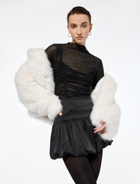 Slim Fit Uzun Kollu Drape Detaylı Puantiyeli Dik Yaka Tül Tişört