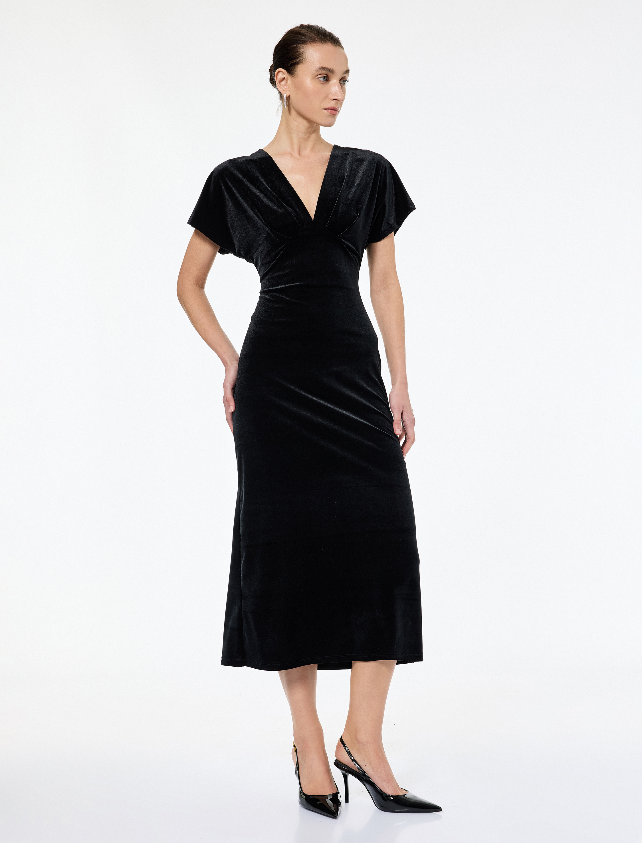 Slim Fit Kısa Yarasa Kollu Kruvaze V Yaka Midi Boy Kadife Elbise
