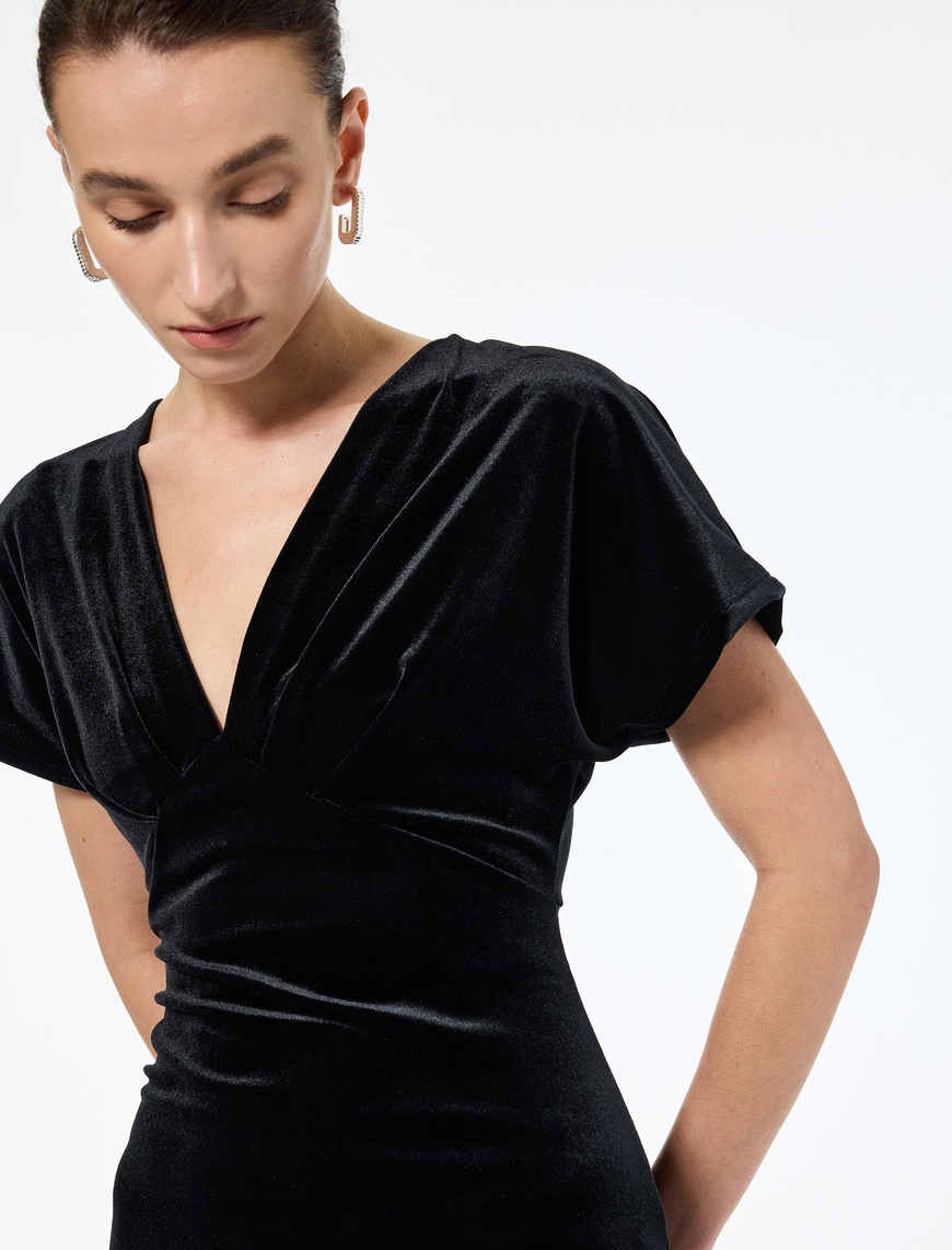   Slim Fit Kısa Yarasa Kollu Kruvaze V Yaka Midi Boy Kadife Elbise