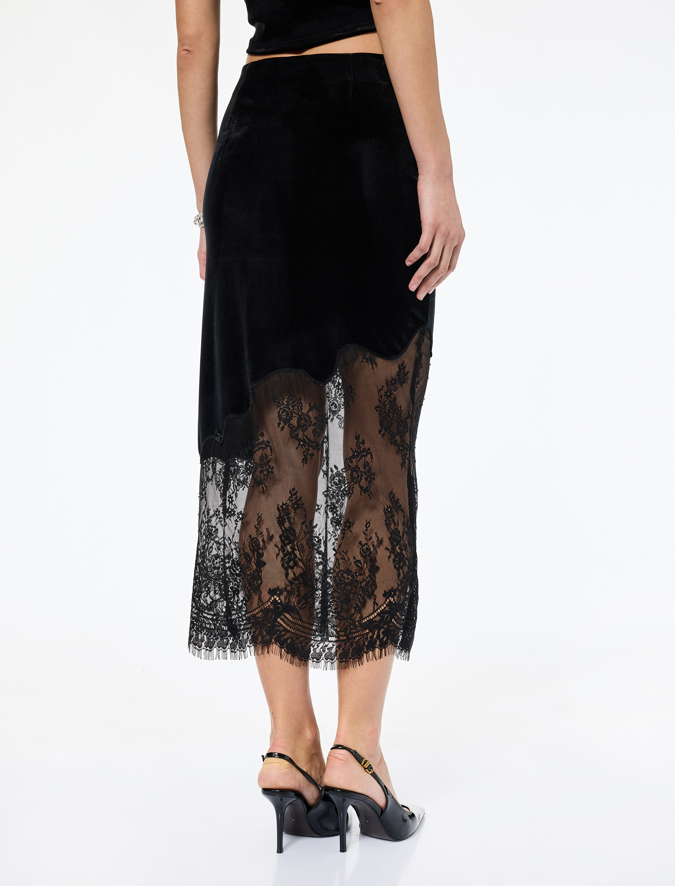   Püskül Detaylı Asimetrik Kesim Midi Dantelli Kadife Etek