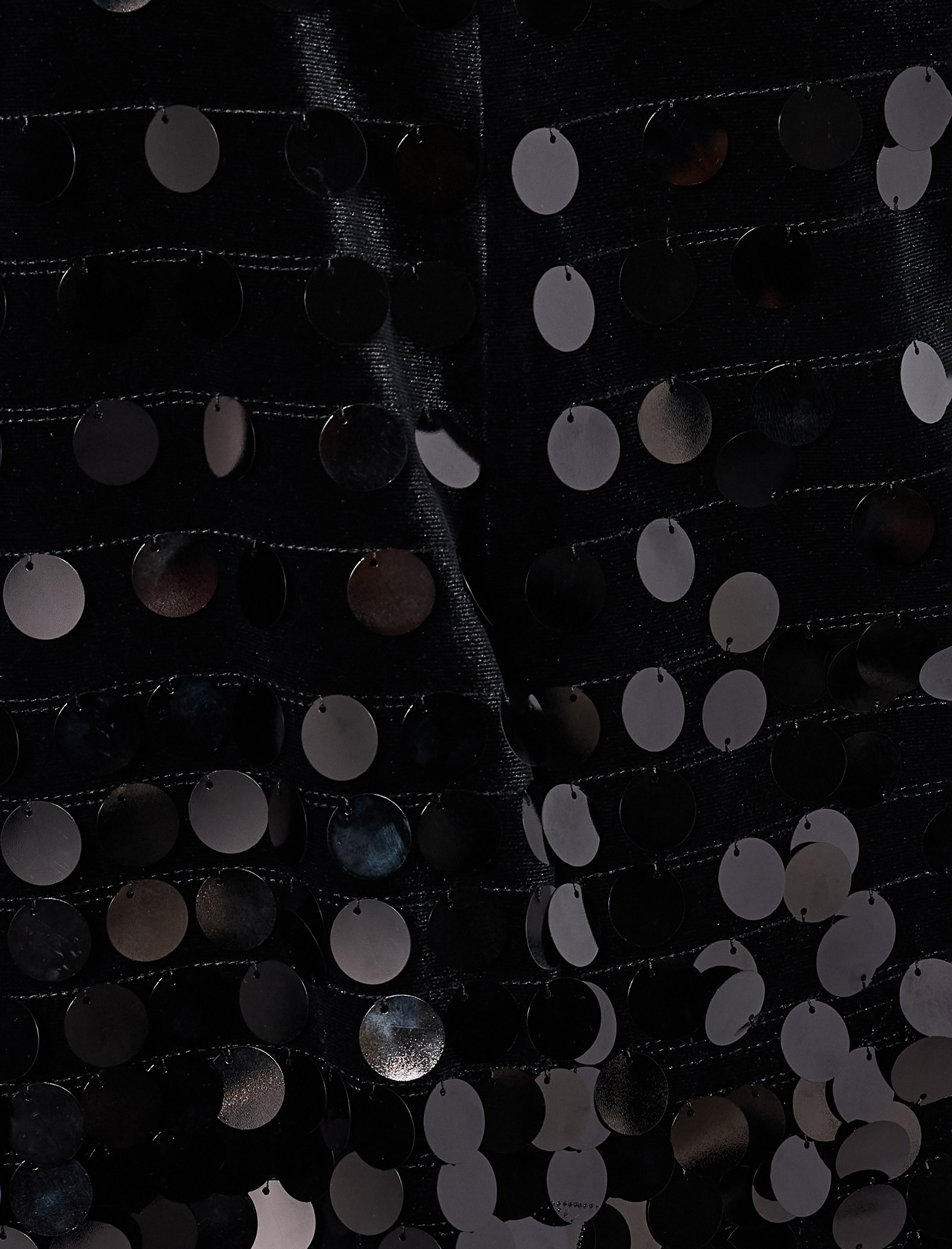   Kolsuz Pul Payet İşlemeli Mini Halter Yaka Kadife Elbise