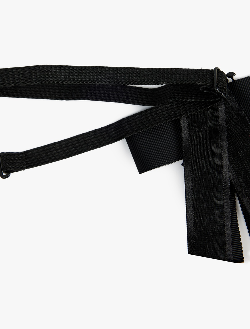 Kadın Çiçekli Taş Detaylı Fiyonklu Choker Kolye