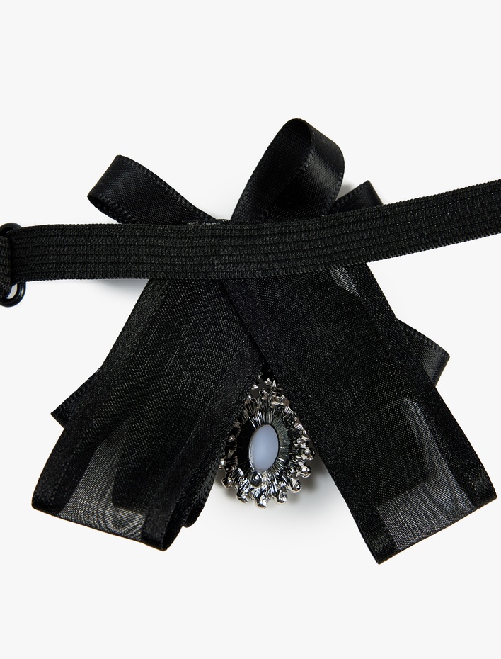 Kadın Kurdeleli Taşlı Choker Kolye