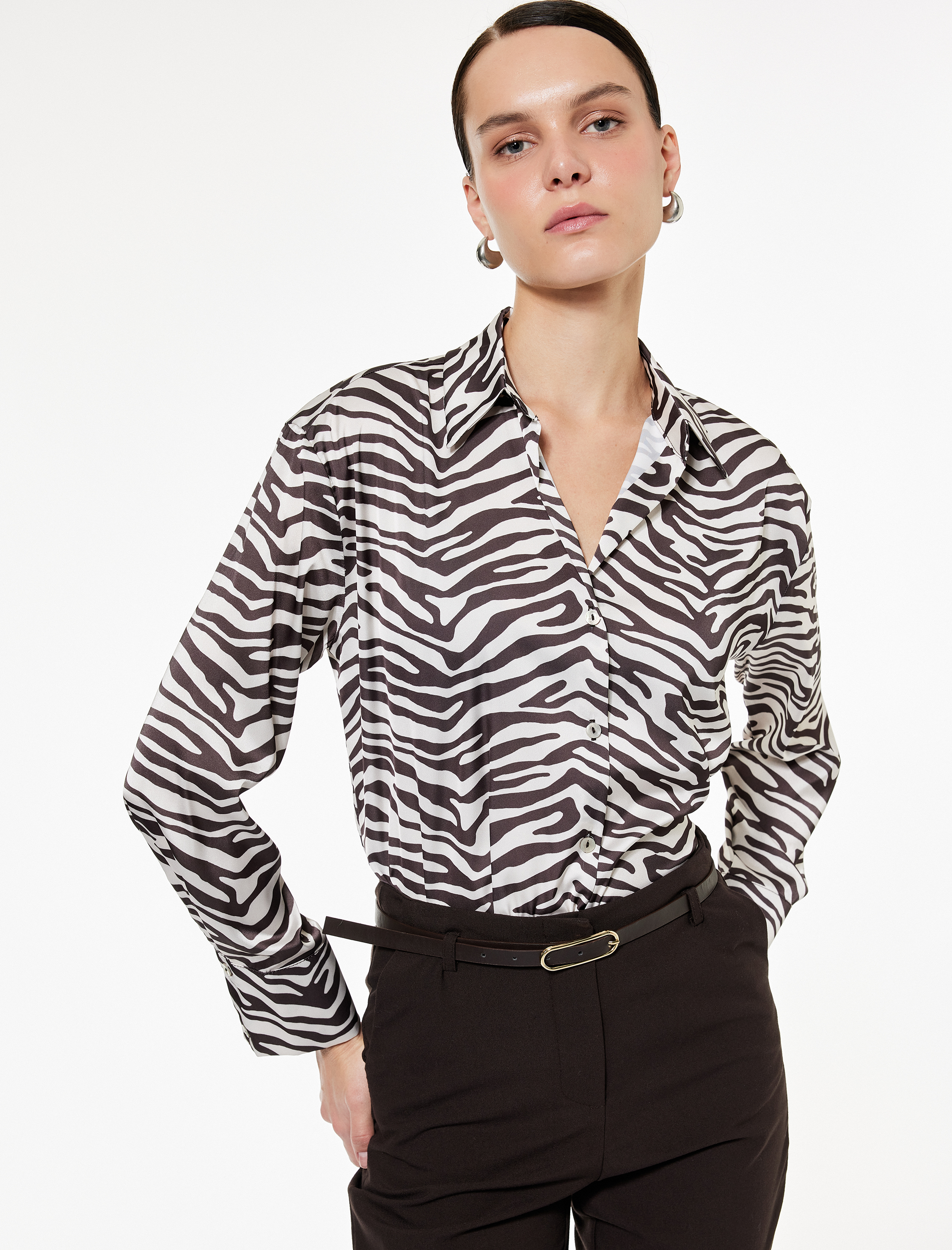   Uzun Kollu Düğmeli Zebra Desenli Klasik Yaka Saten Gömlek