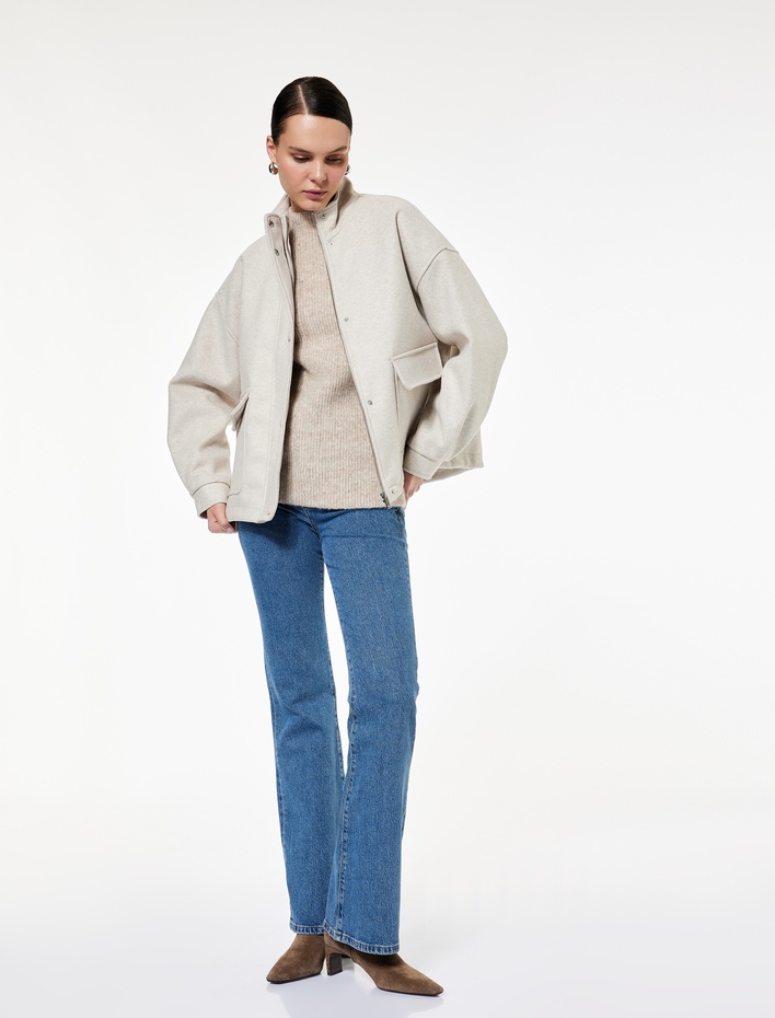  Koton X Sibil Çetinkaya - Dik Yaka Fermuarlı Cepli Uzun Kollu Kaşe Ceket