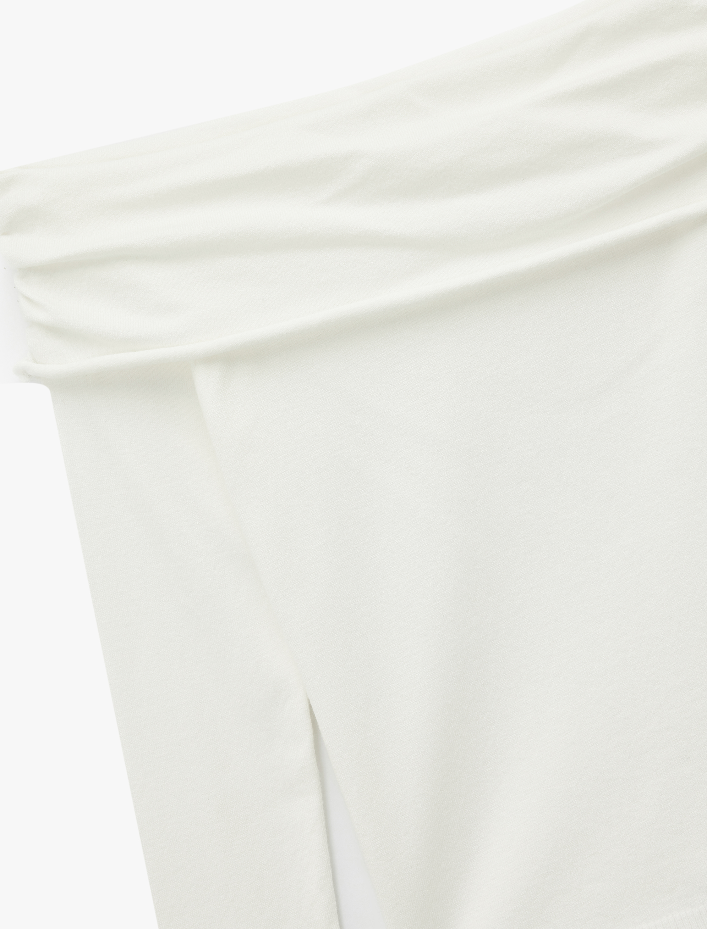   Uzun Kollu Omzu Açık Madonna Yaka Triko Kazak