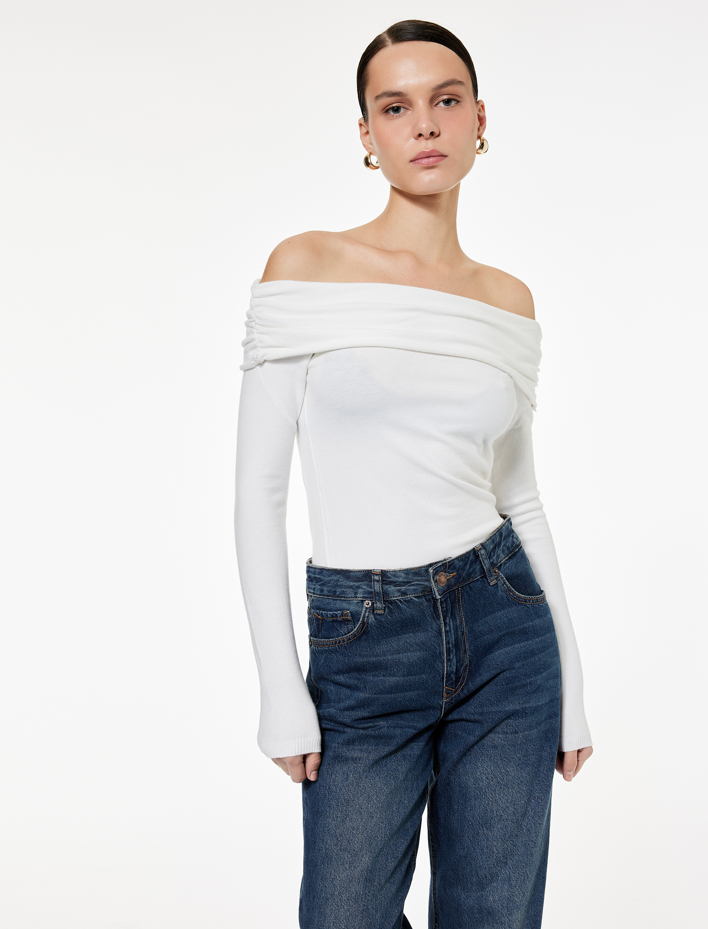   Uzun Kollu Omzu Açık Madonna Yaka Triko Kazak