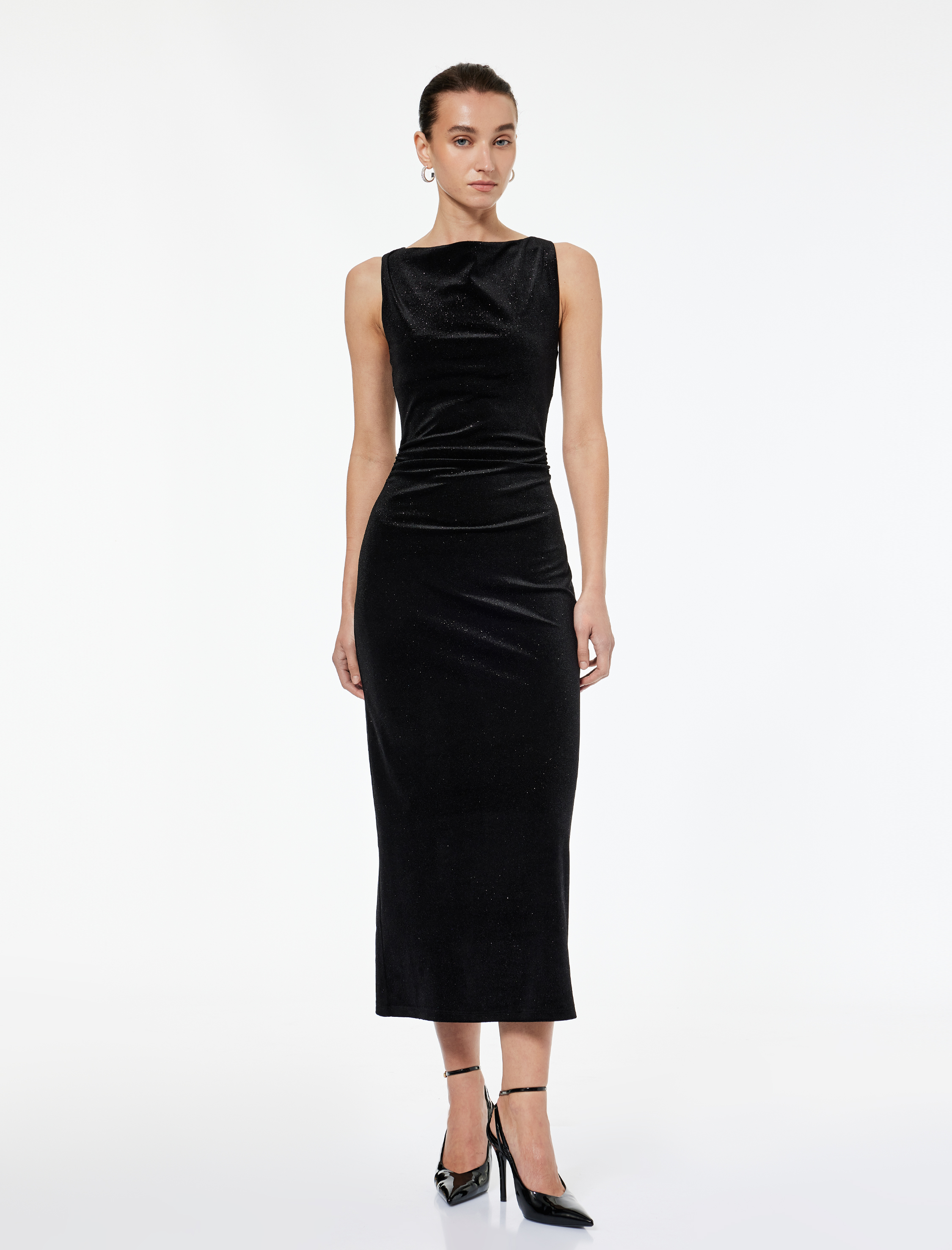 Kolsuz Yuvarlak Yaka Simli Uzun Kadife Elbise