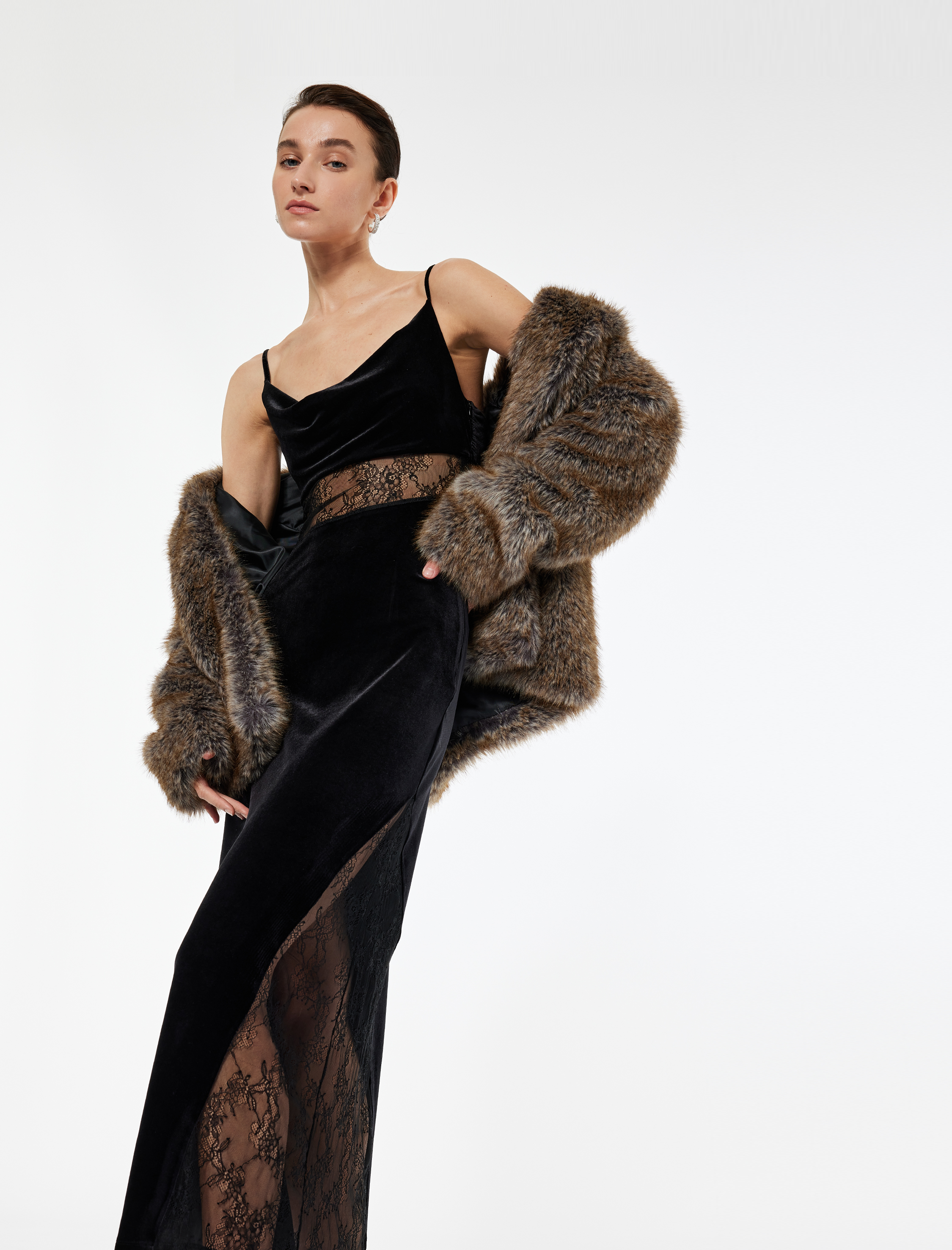   Dantel Detaylı Degaje Yaka Bodycon Kolsuz Uzun Abiye Elbise