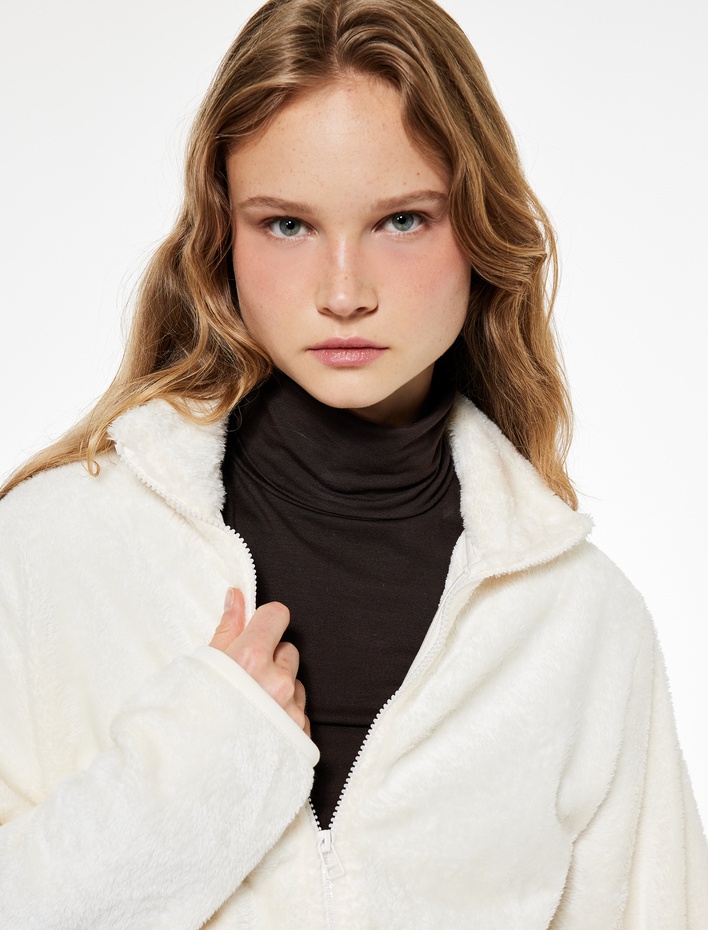  Rahat Kalıp Uzun Kollu Cepli Fermuarlı Dik Yaka Peluş Ceket