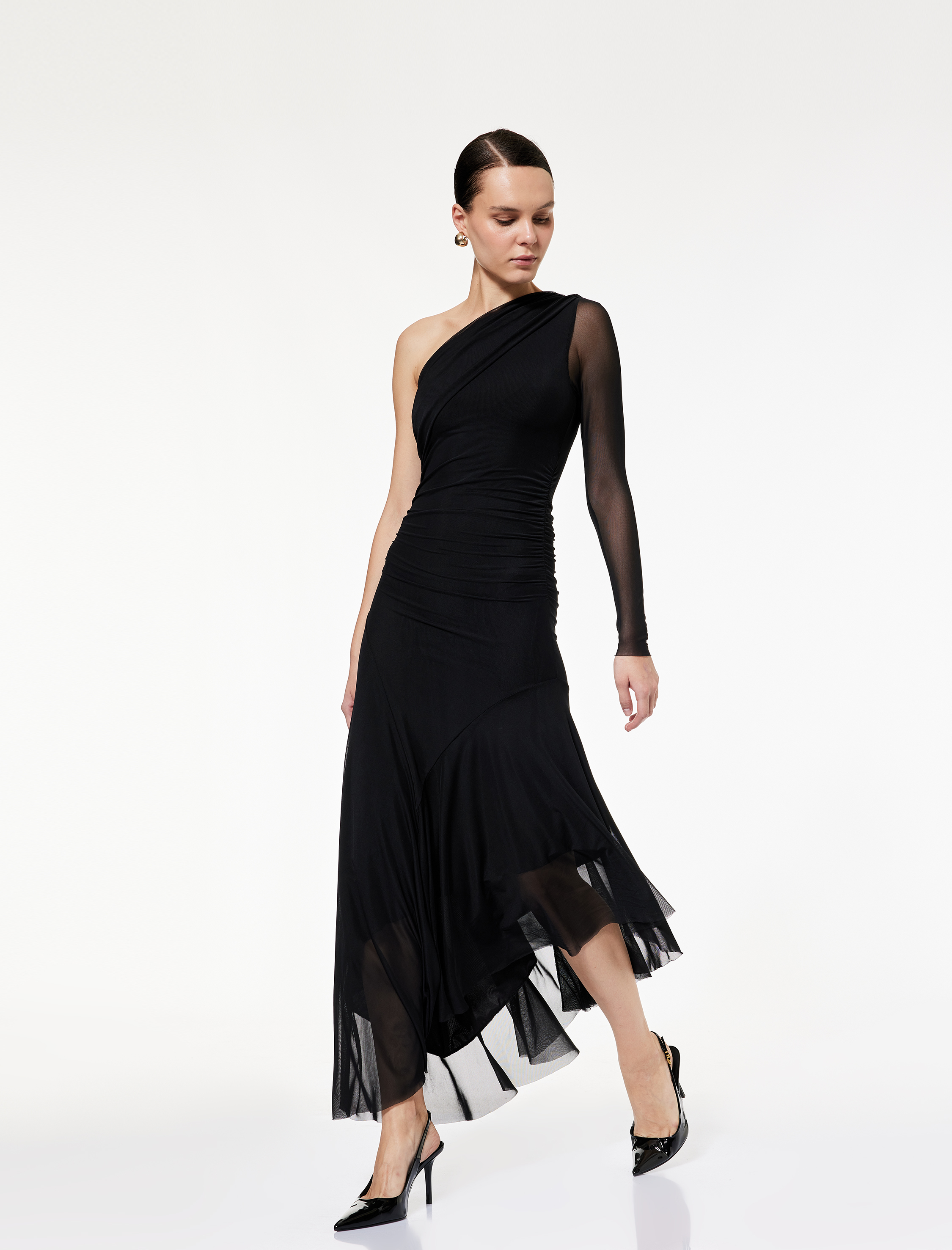   Uzun Kollu Asimetrik Etek Ucu Detaylı Midi Boy Tek Omuz Tül Elbise