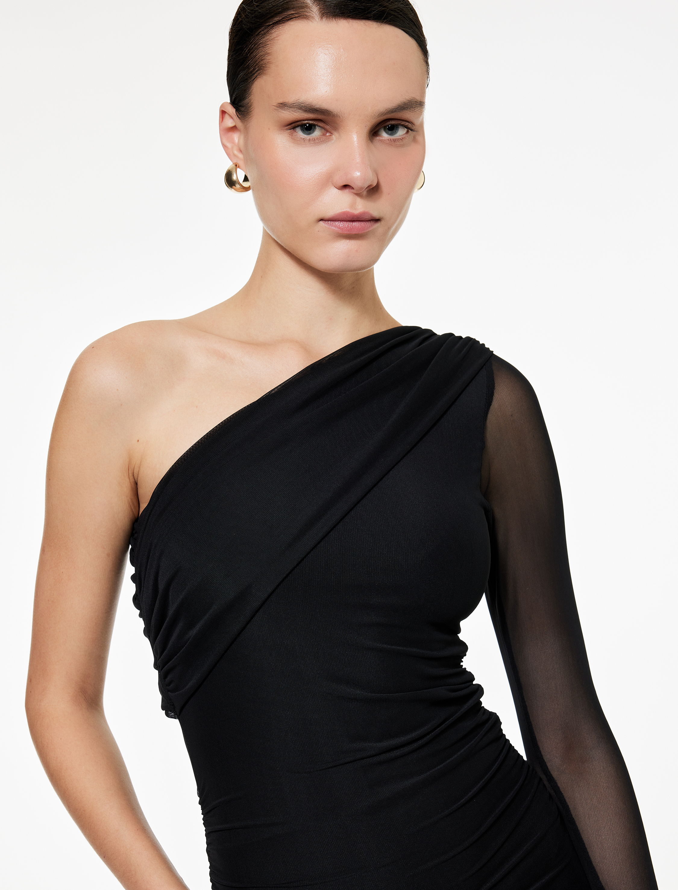   Uzun Kollu Asimetrik Etek Ucu Detaylı Midi Boy Tek Omuz Tül Elbise