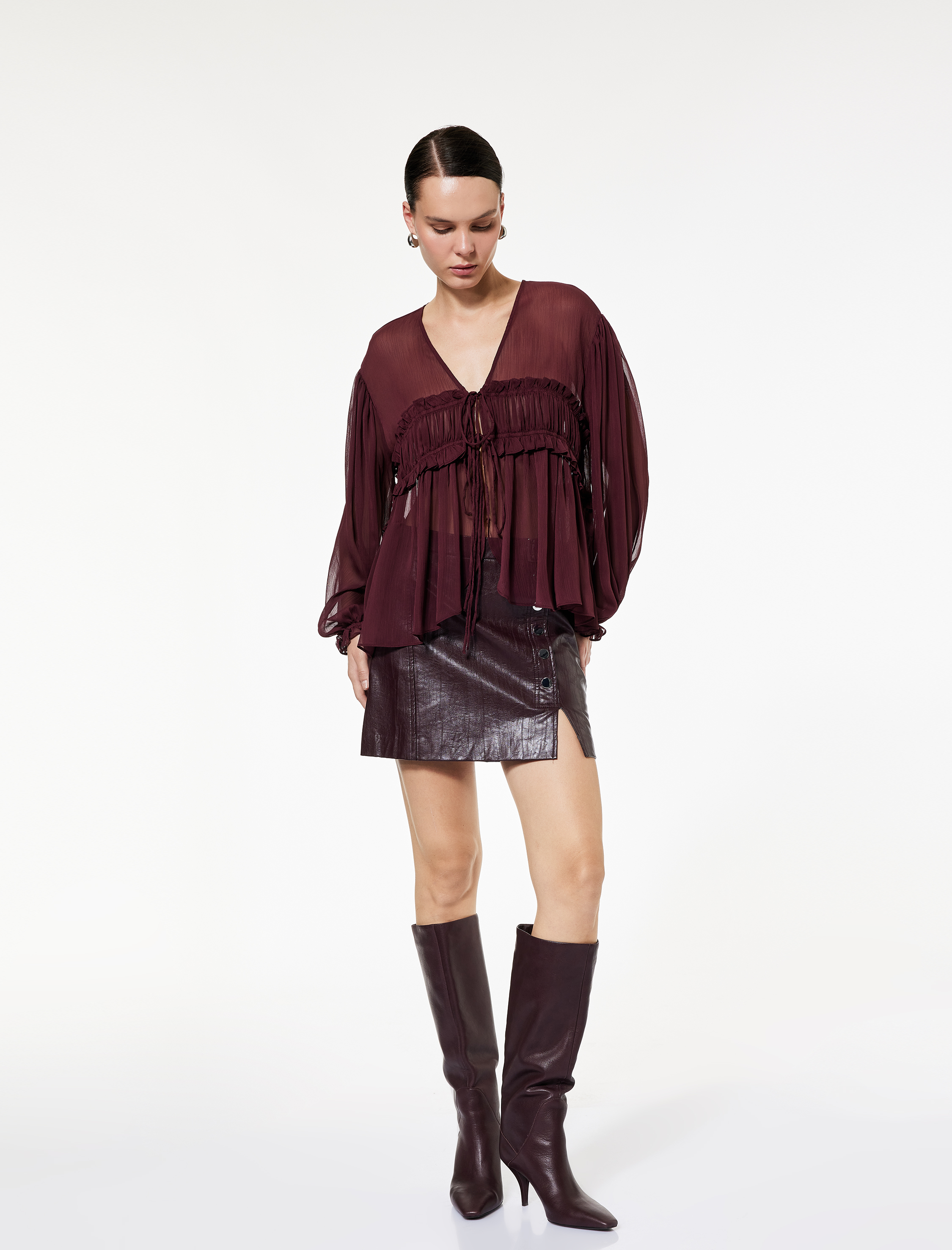   Uzun Kollu Transparan V Yaka Fırfır Detaylı Önden Bağlamalı Tül Bluz