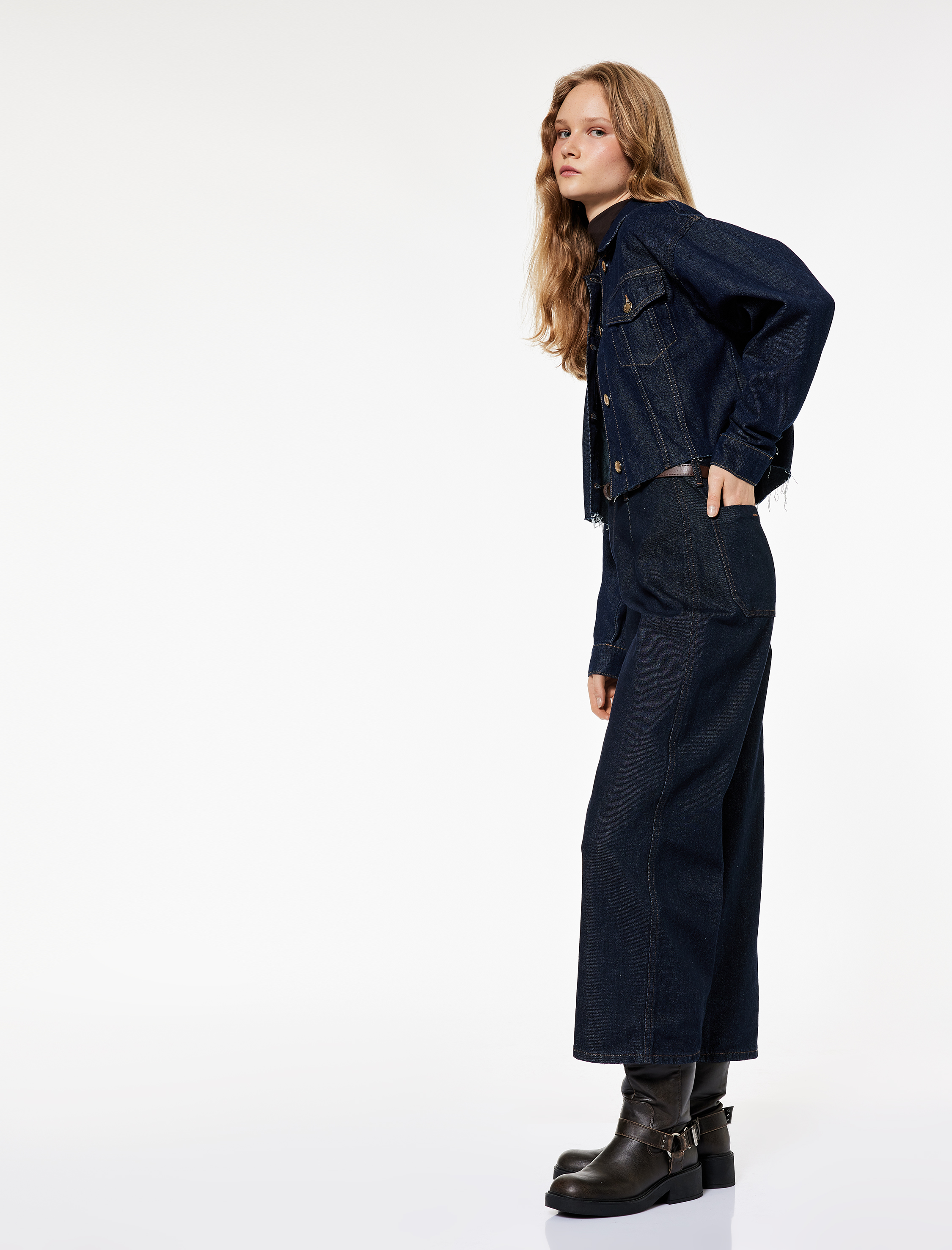 Yüksek Bel Pamuklu Kemer Detaylı Cepli Kısa Geniş Paça Jean Pantolon - Wide Leg Jeans