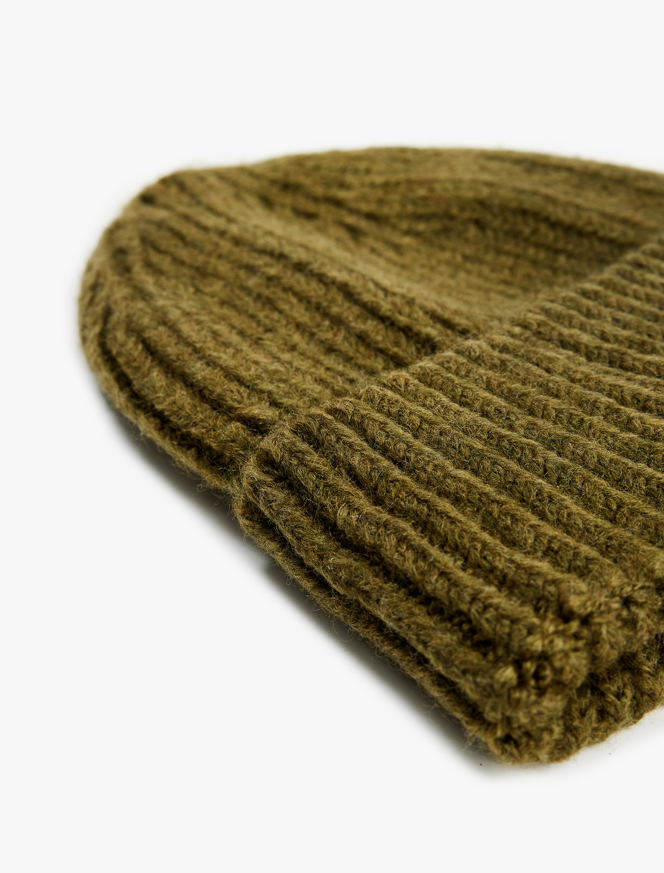 Kadın Dokulu Katlı Örgü Bere