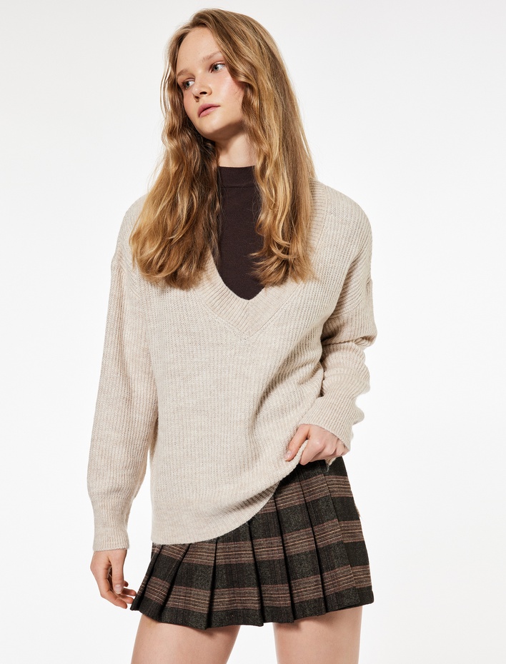  Uzun Kollu V Yaka Basic Triko Kazak