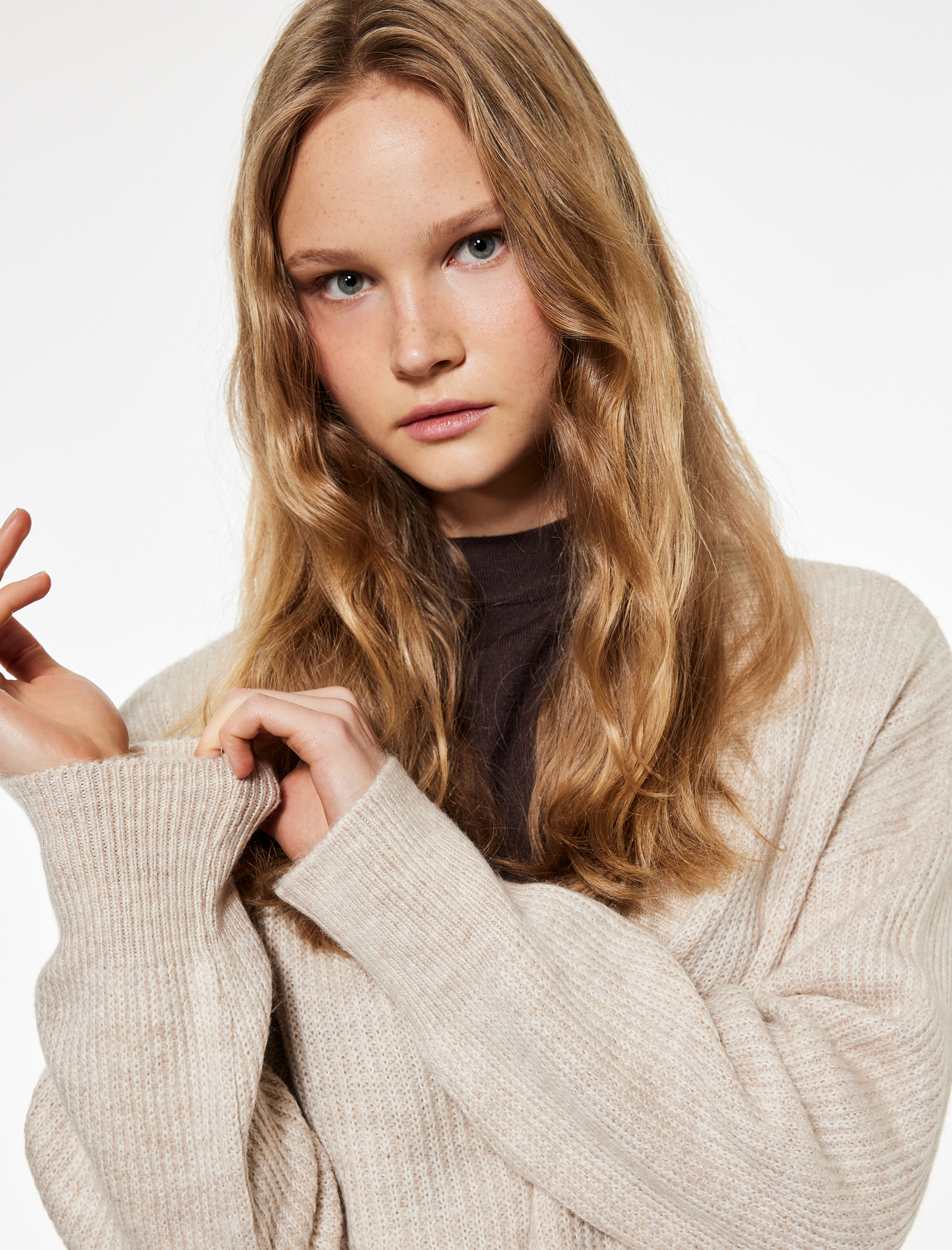 Uzun Kollu V Yaka Basic Triko Kazak