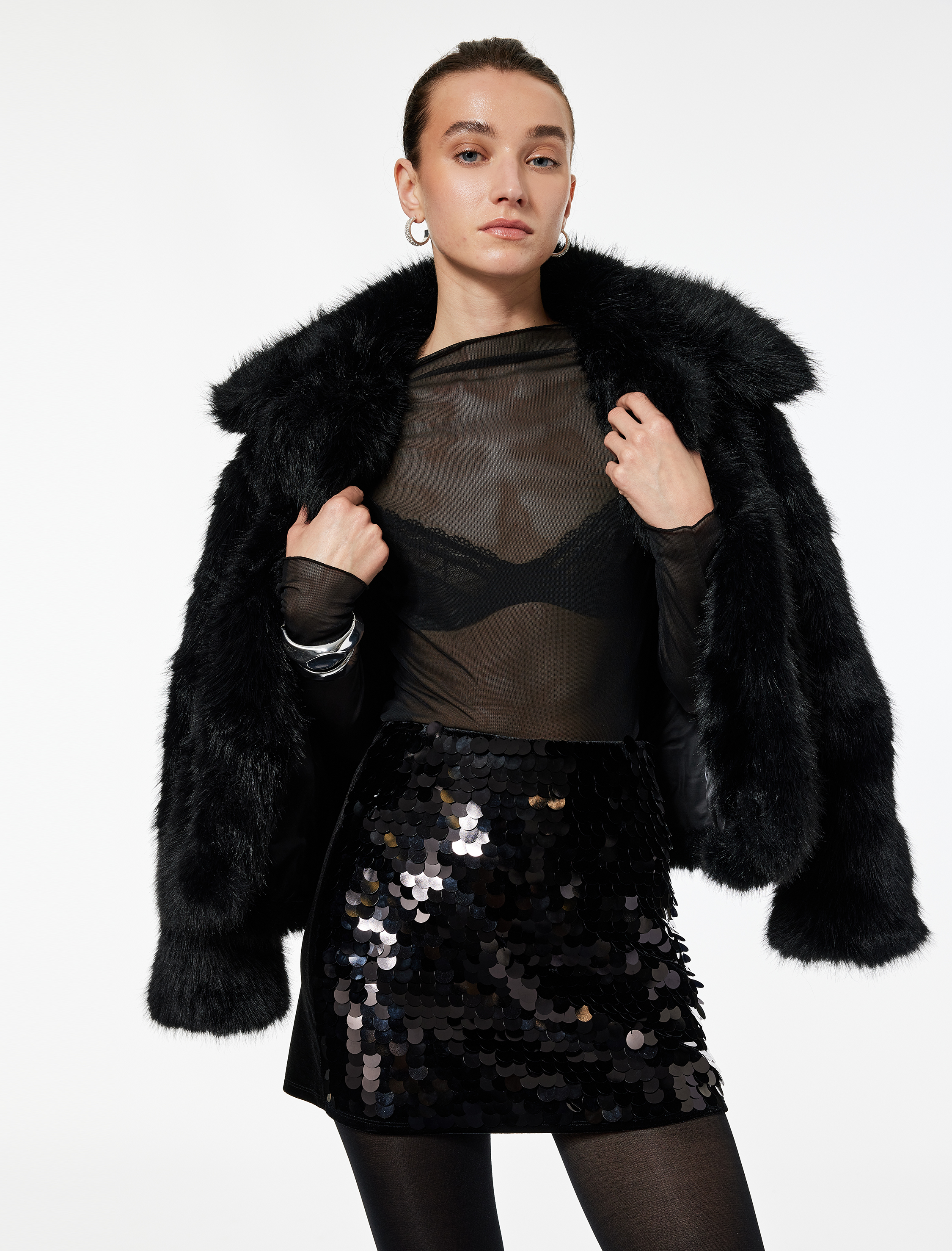   Kayık Yaka Uzun Kollu Transparan Tişört