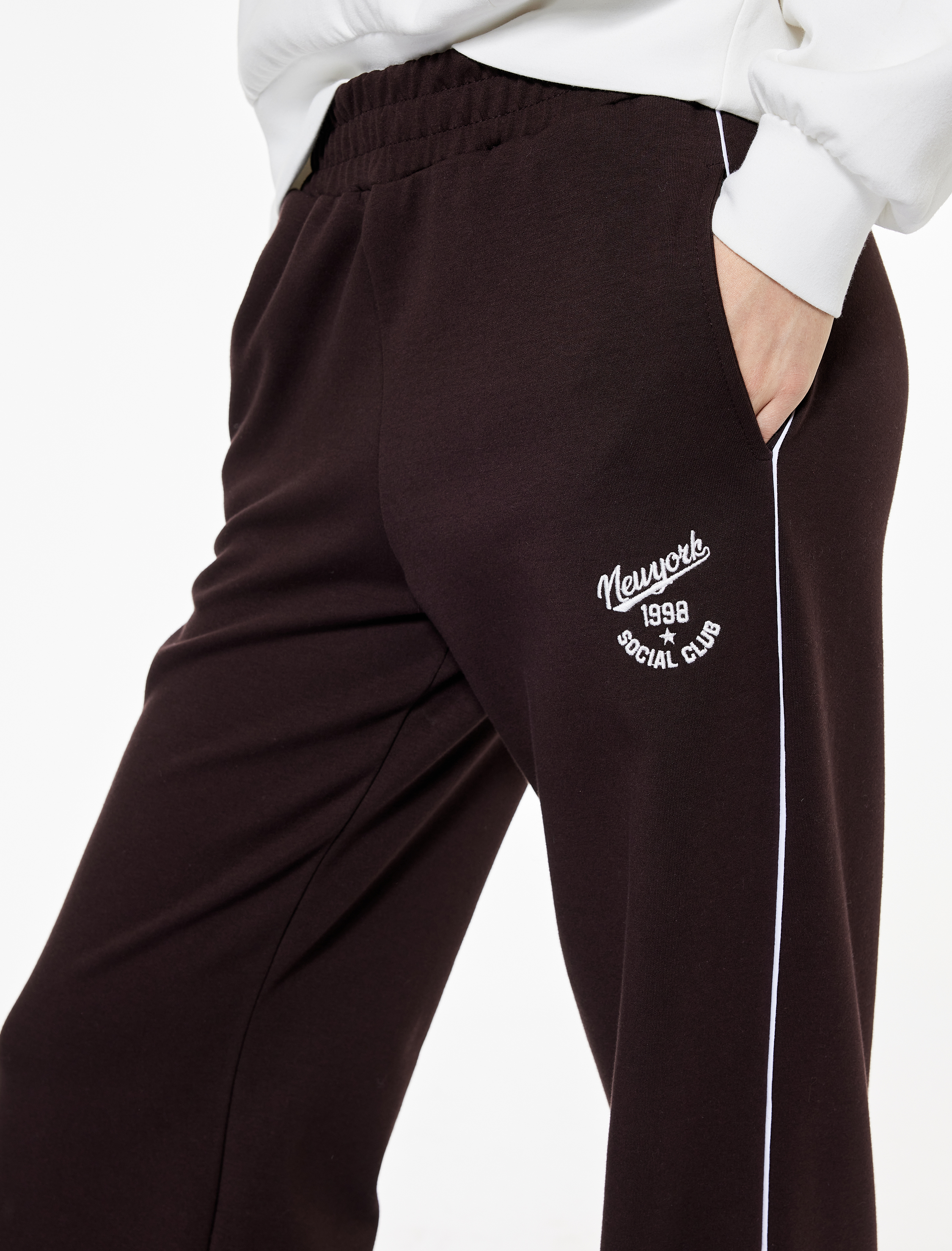 Pamuklu Şardonlu Biyeli Baskılı Beli Lastikli Geniş Paça Eşofman Altı