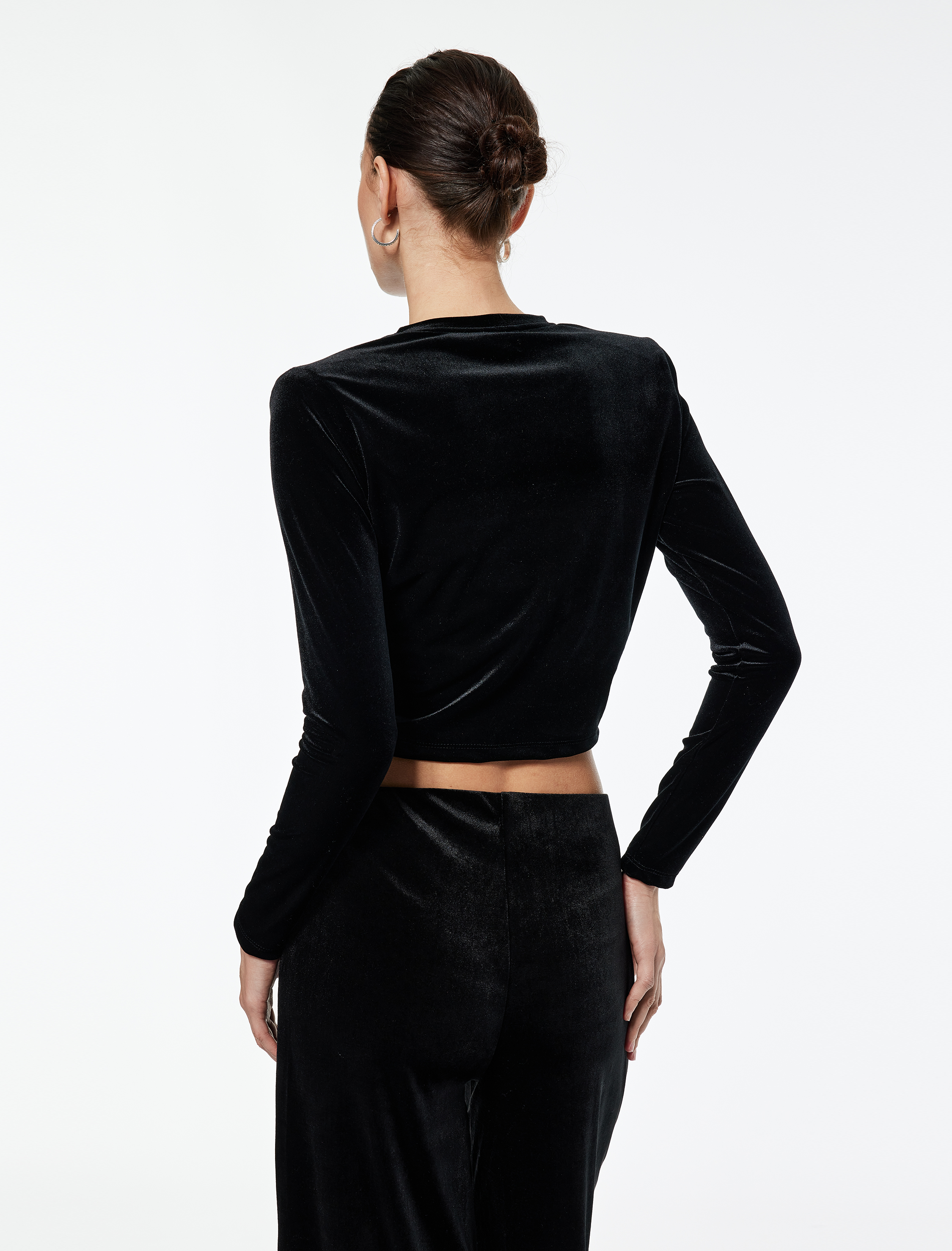 Uzun Kollu Bisiklet Yaka Slim Fit Kadife Crop Tişört