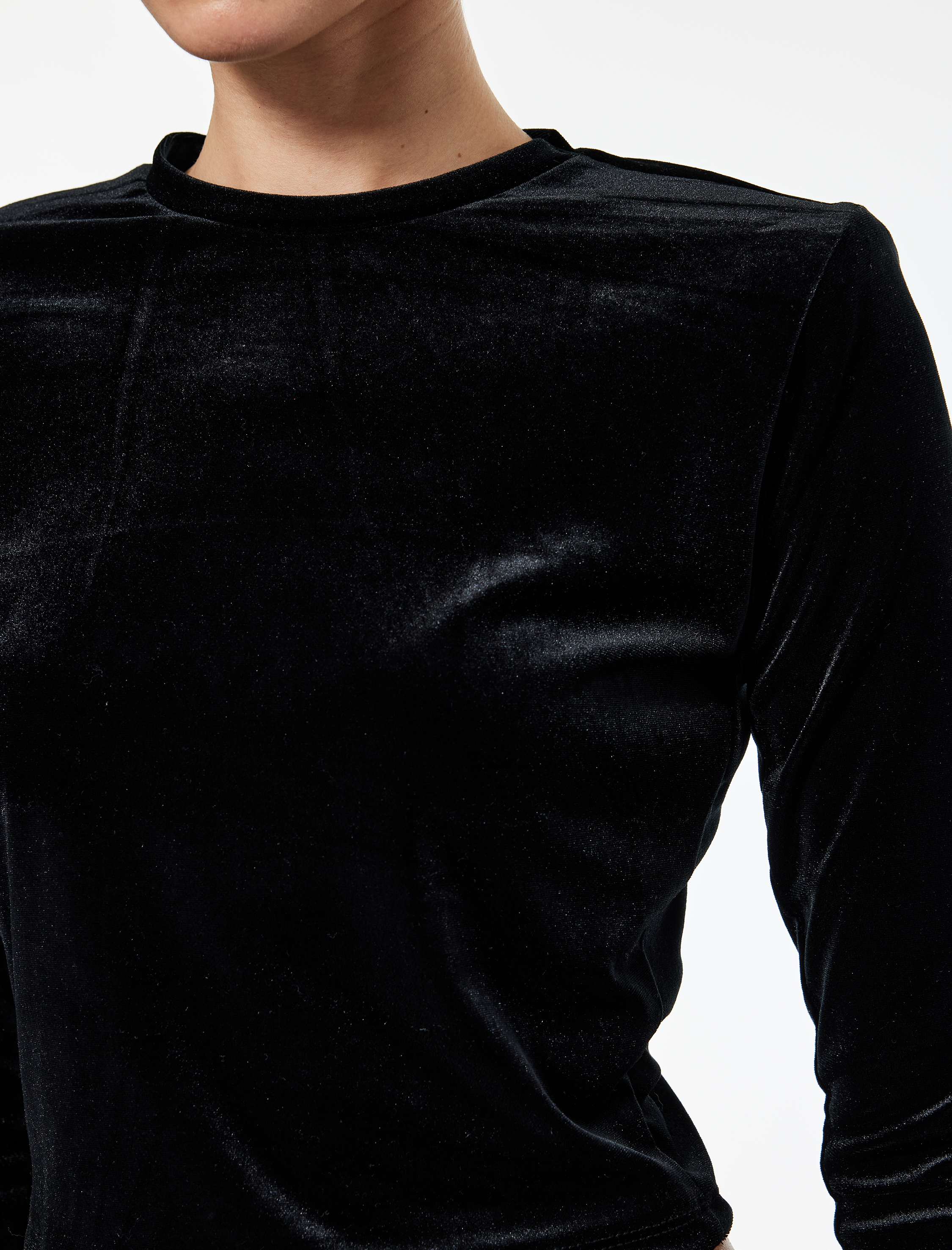 Uzun Kollu Bisiklet Yaka Slim Fit Kadife Crop Tişört