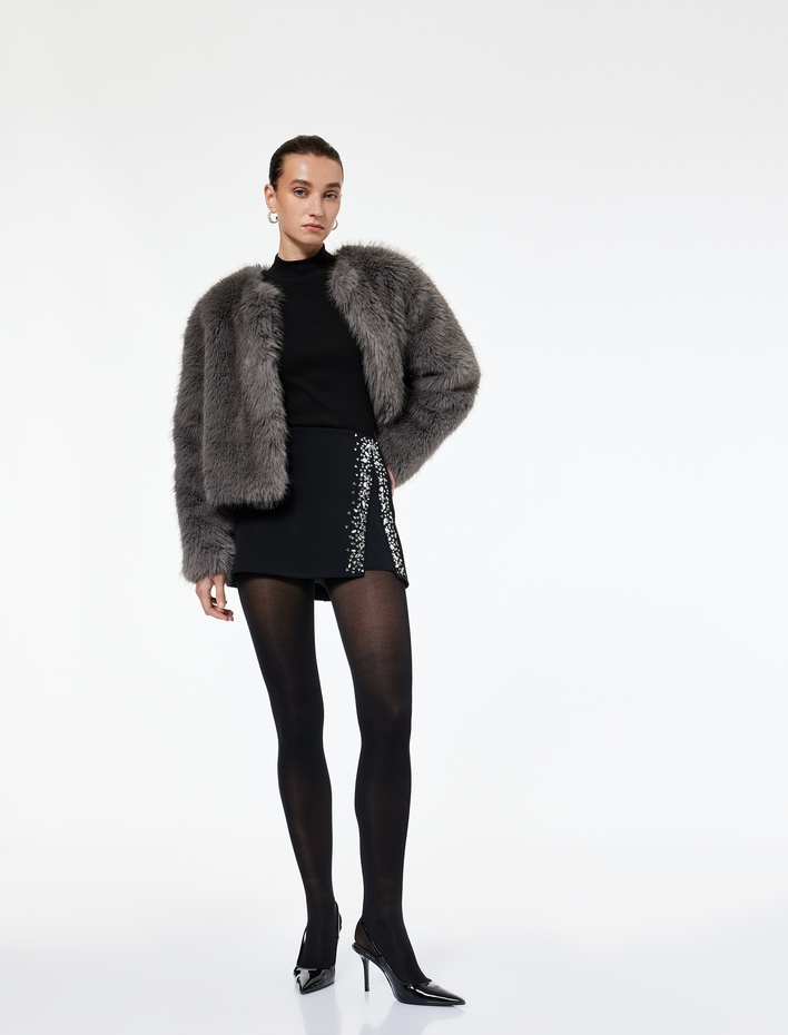  Taş Detaylı Yırtmaçlı Mini Etek