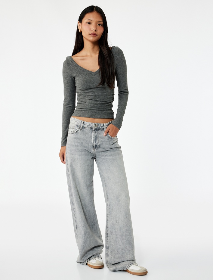  Viskon Karışımlı Slim Fit V Yaka Drape Detaylı Uzun Kollu Tişört