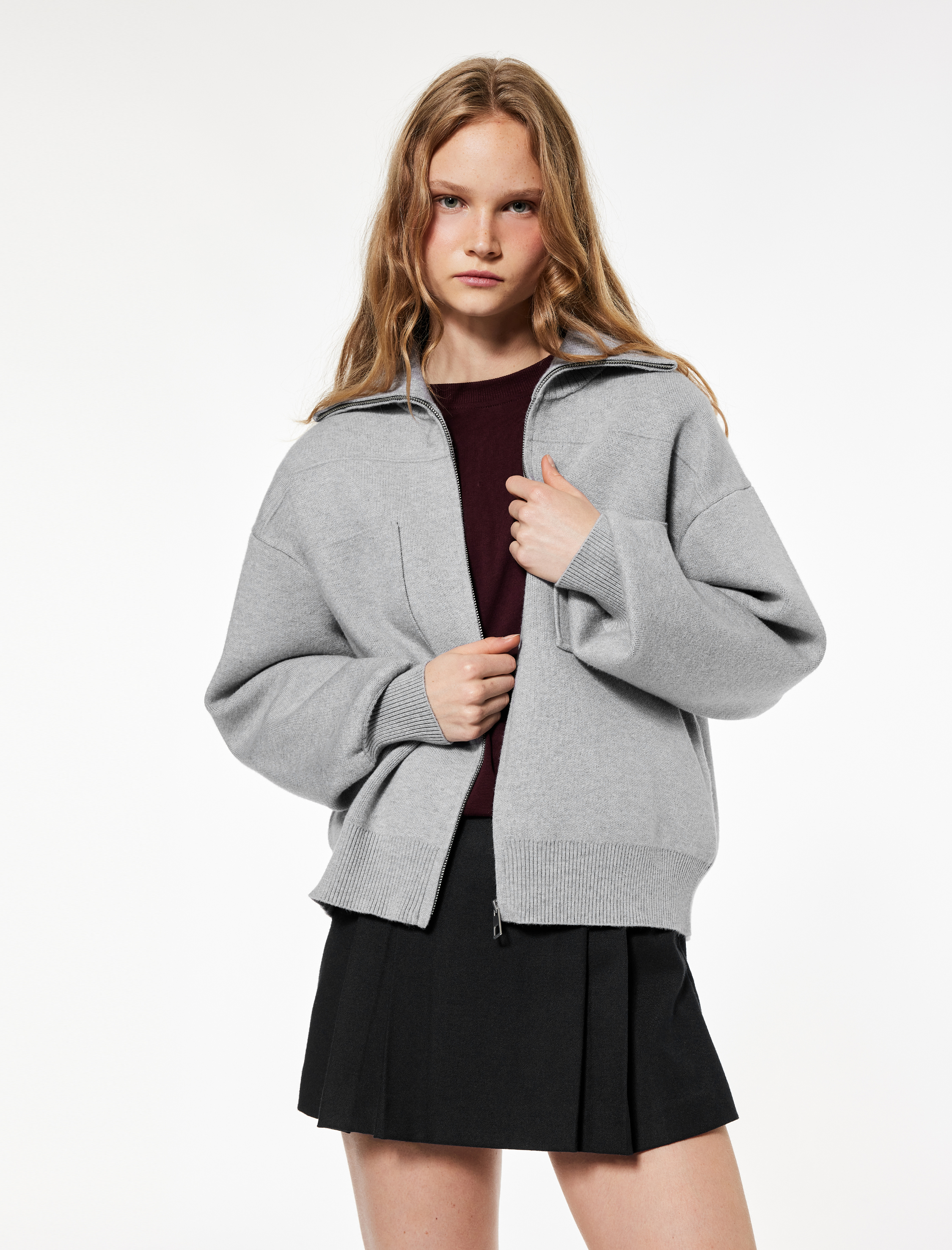   Rahat Kalıp Uzun Kollu Cep Detaylı Viskon Karışımlı Fermuarlı Hırka