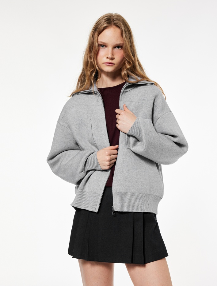  Rahat Kalıp Uzun Kollu Cep Detaylı Viskon Karışımlı Fermuarlı Hırka