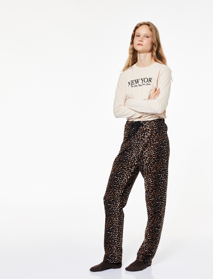  Pamuklu Baskı Detaylı Pijama Takımı