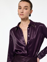 Uzun Kollu Düğmeli Klasik Yaka Taş Detaylı Viskon Saten Gömlek