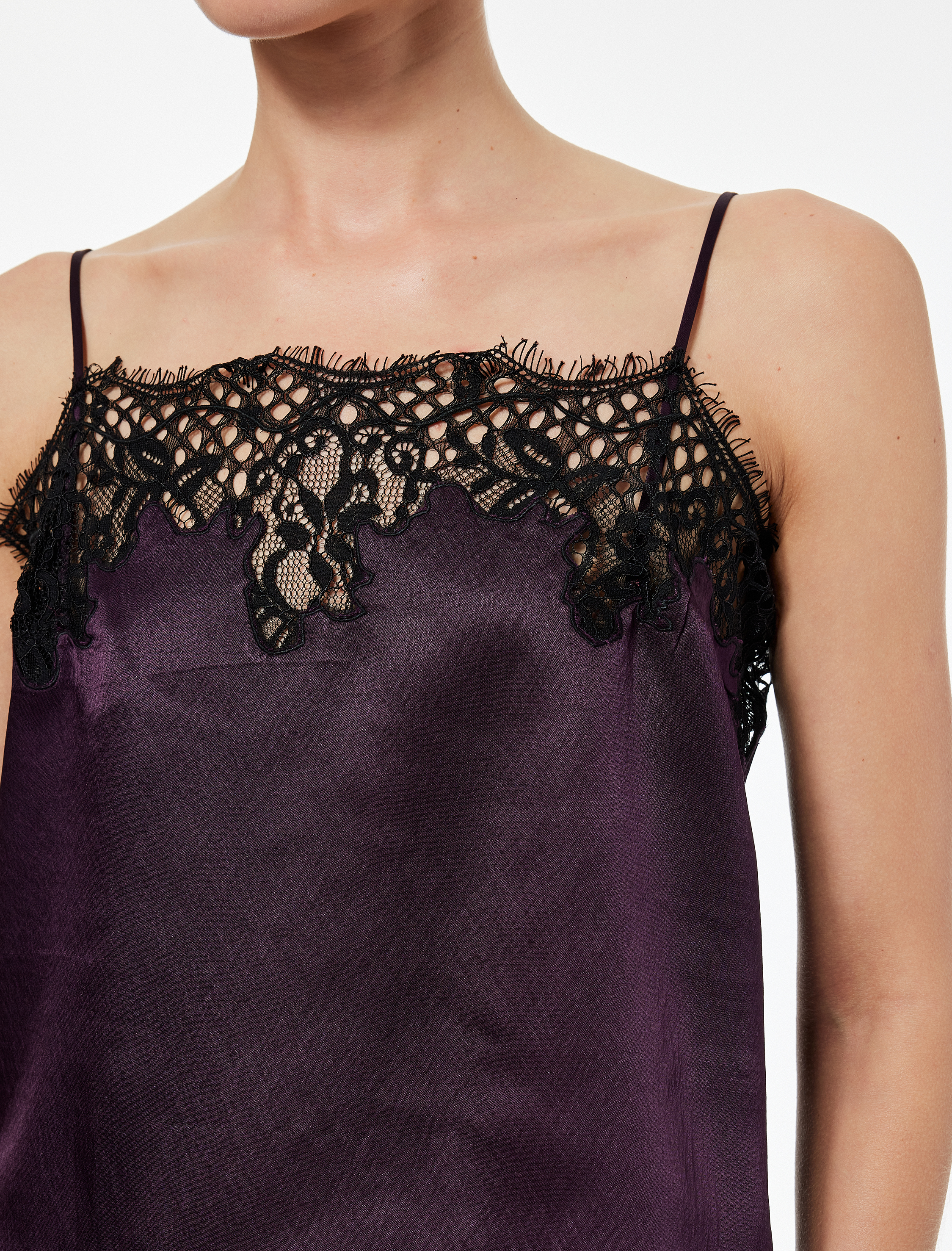   Dantel Detaylı İp Askılı Saten Bluz