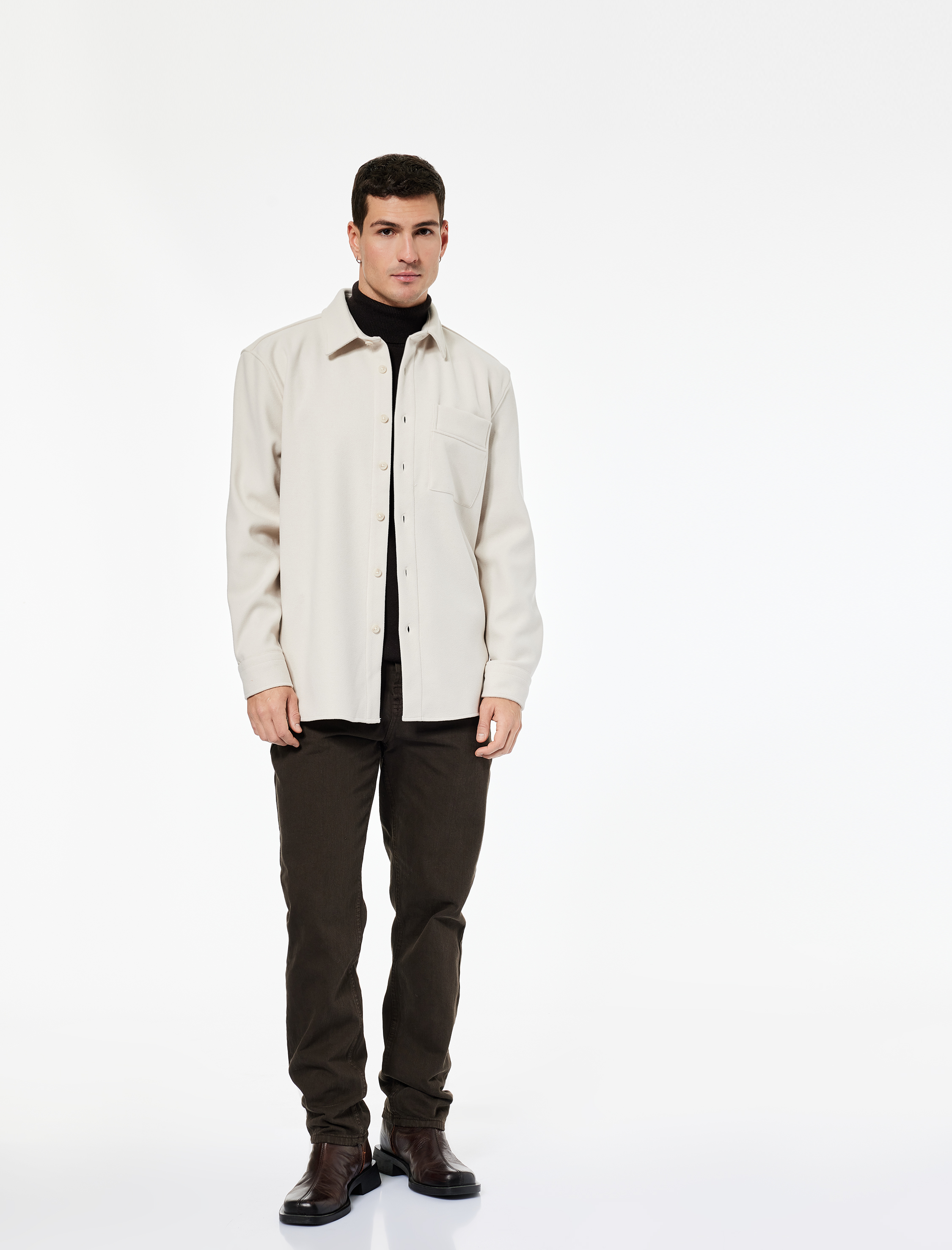   Viskon Karışımlı Cep Detaylı Uzun Kollu Düğmeli Klasik Yaka Gömlek Ceket