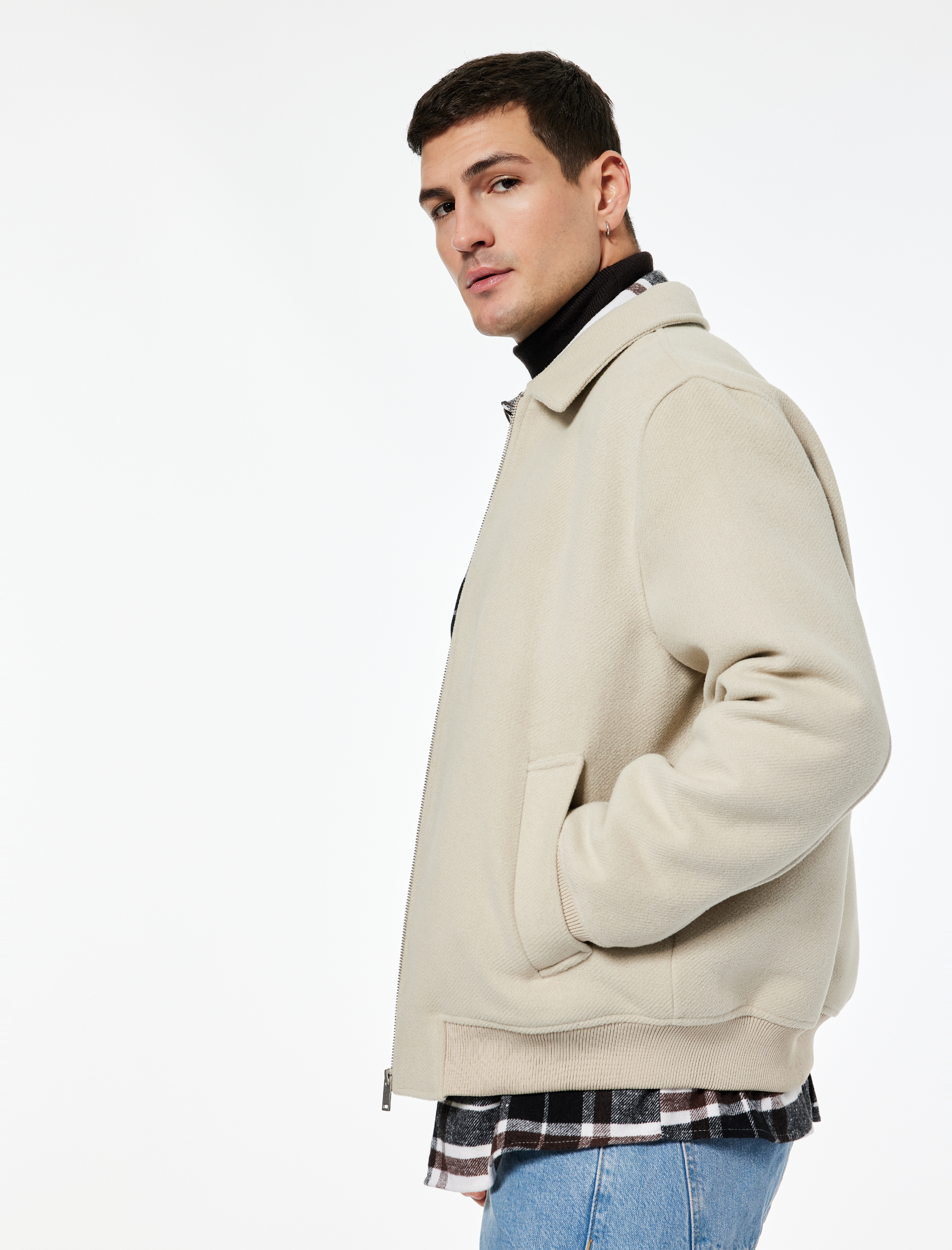   Uzun Kollu Cepli Fermuarlı Gömlek Yaka Kışlık Kaşe Bomber Ceket