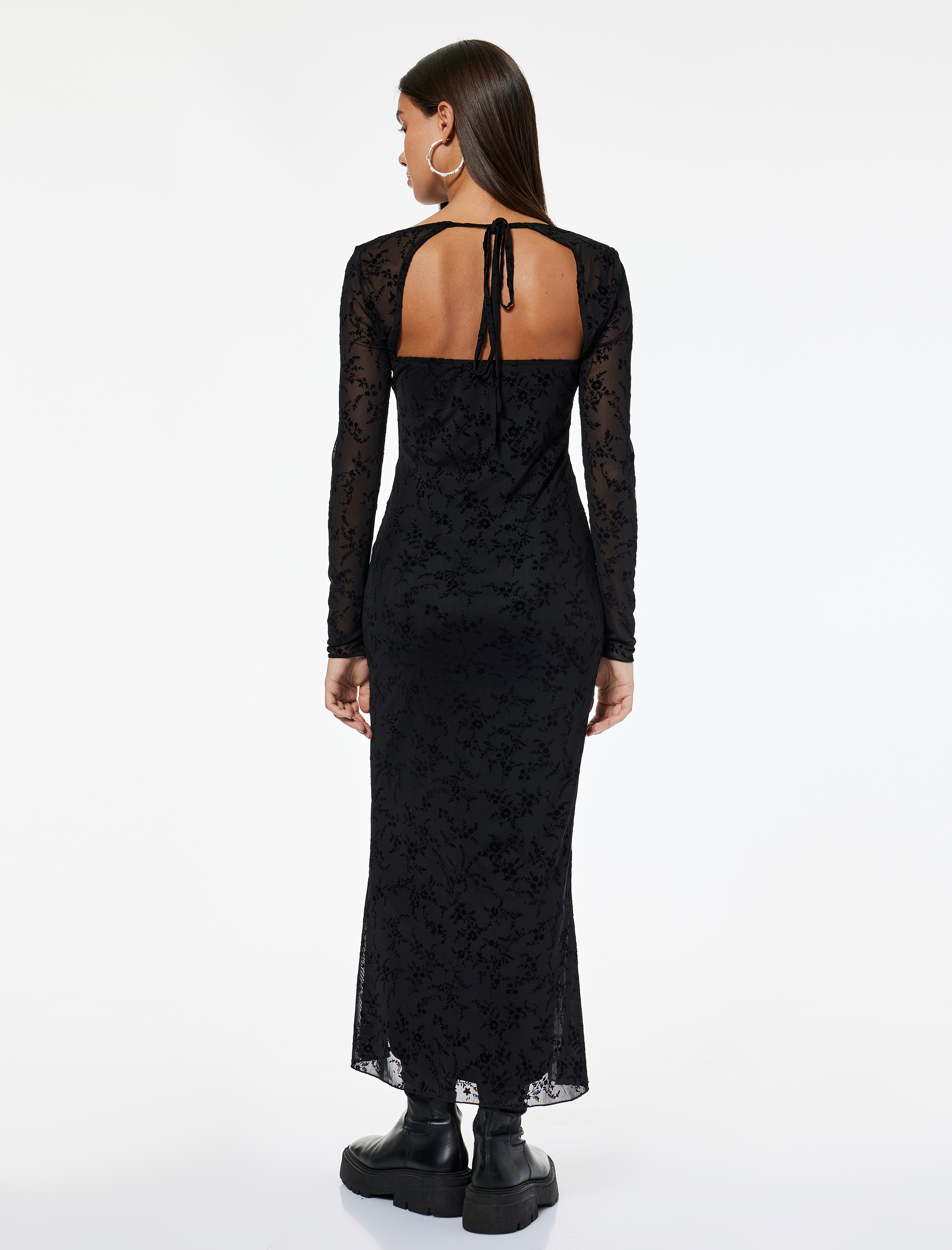   Kare Yaka Uzun Kollu Sırt Detaylı A Kesim Midi Dantel Elbise