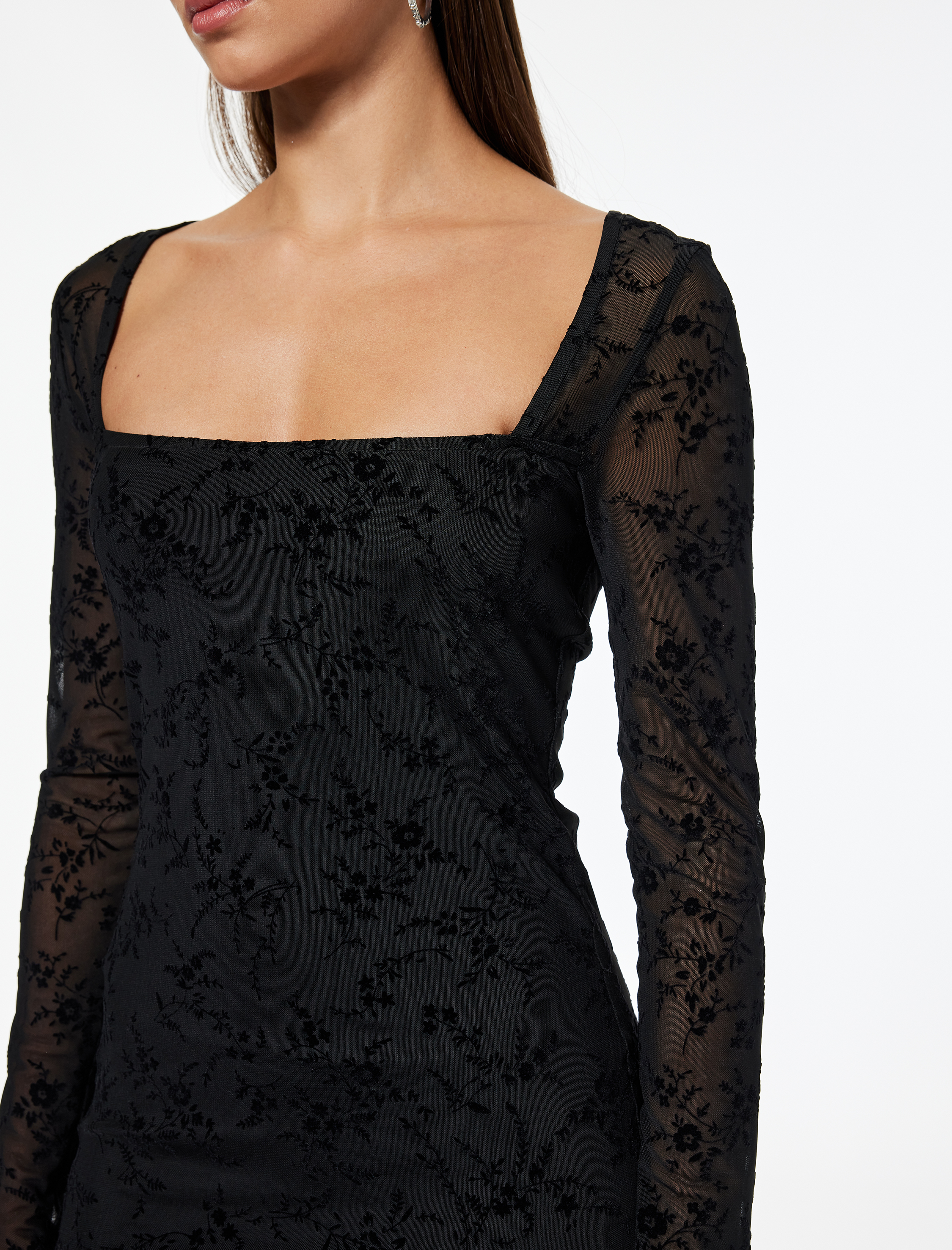   Kare Yaka Uzun Kollu Sırt Detaylı A Kesim Midi Dantel Elbise