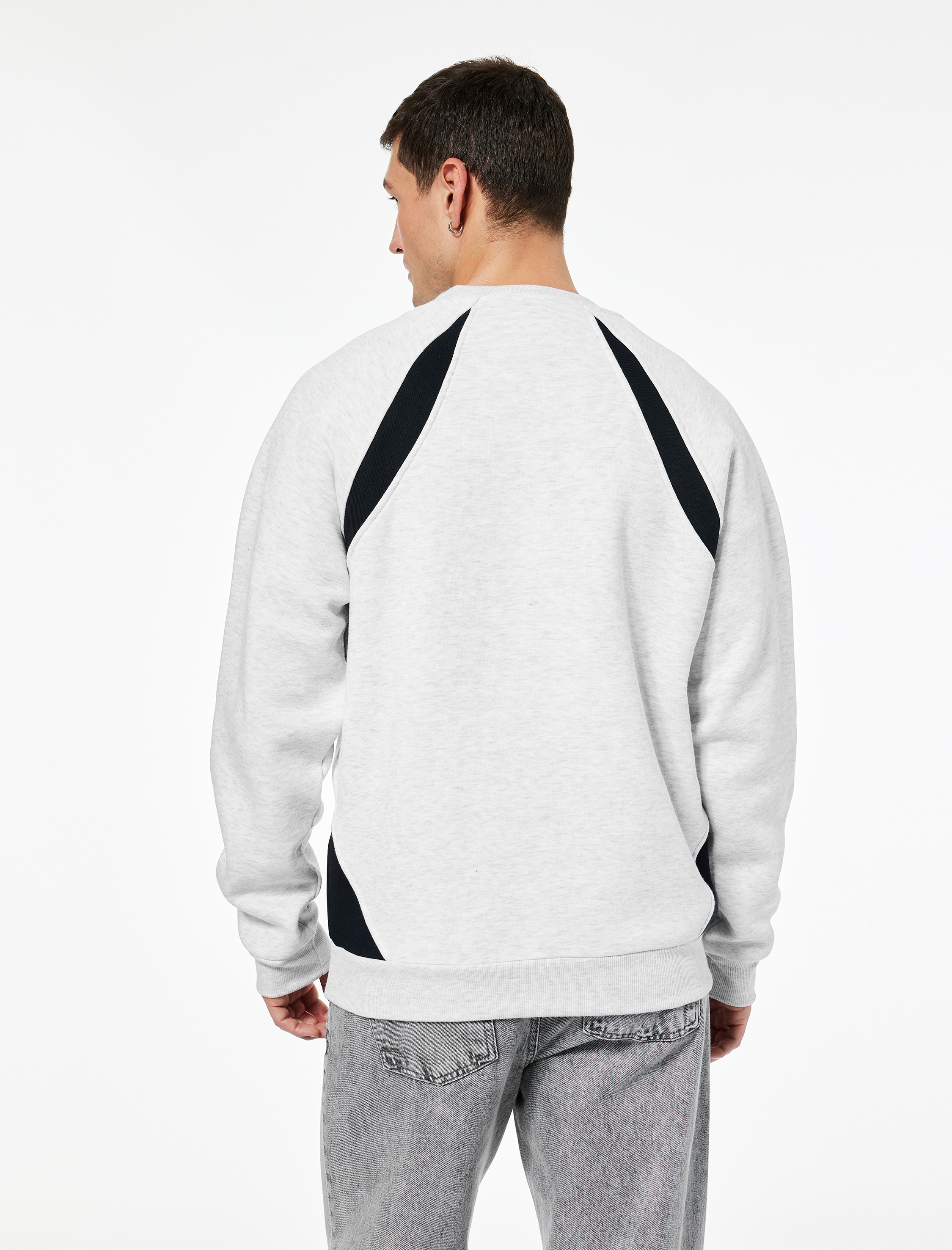   Regular Fit Uzun Kollu Bisiklet Yaka Baskılı Sweatshirt