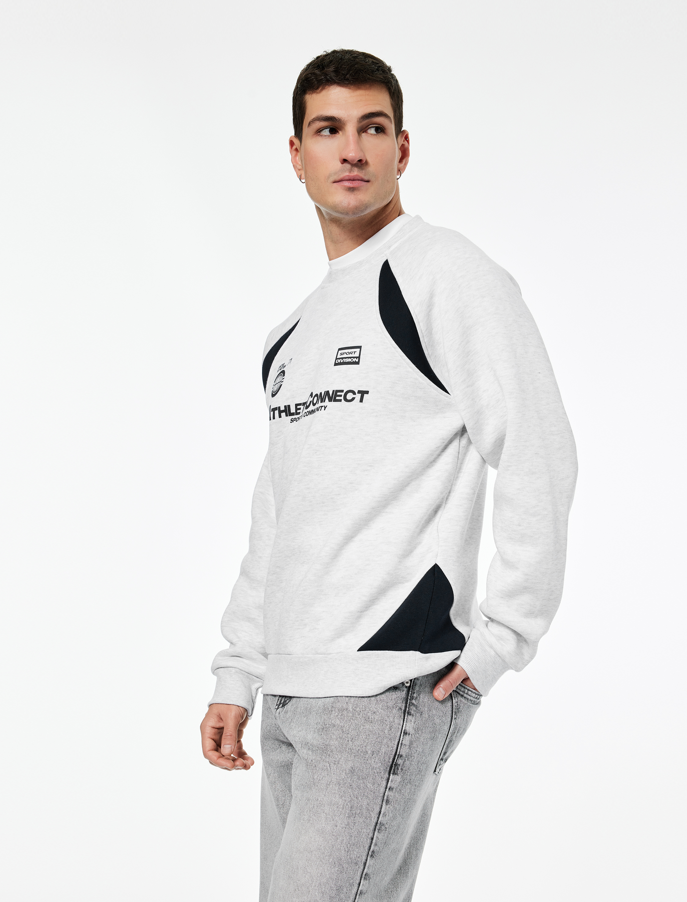   Regular Fit Uzun Kollu Bisiklet Yaka Baskılı Sweatshirt