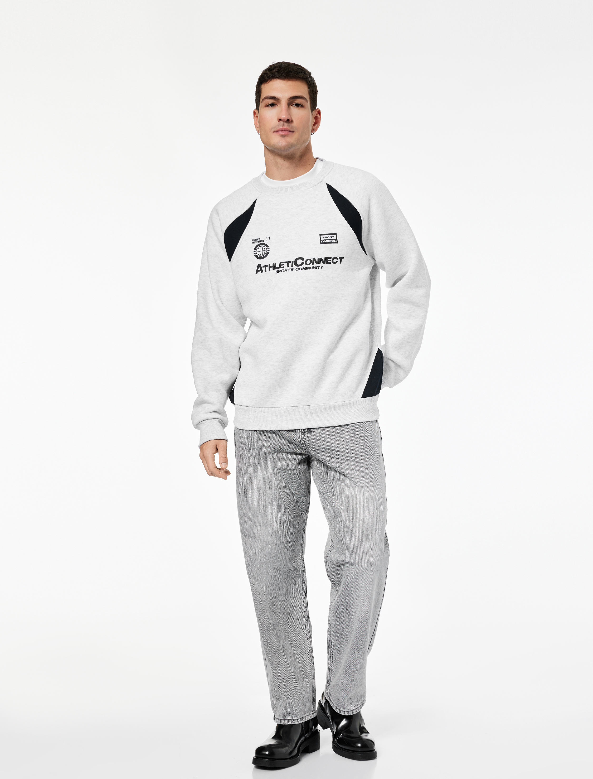   Regular Fit Uzun Kollu Bisiklet Yaka Baskılı Sweatshirt