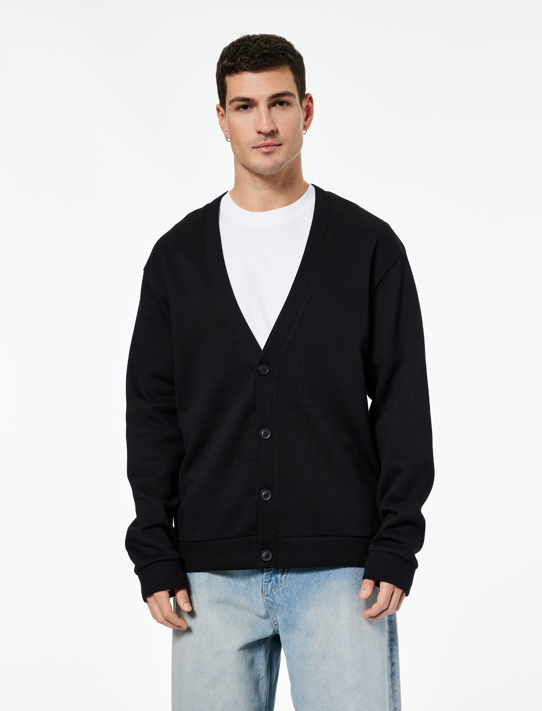   Regular Fit Uzun Kollu V Yaka Pamuklu Düğmeli Sweatshirt