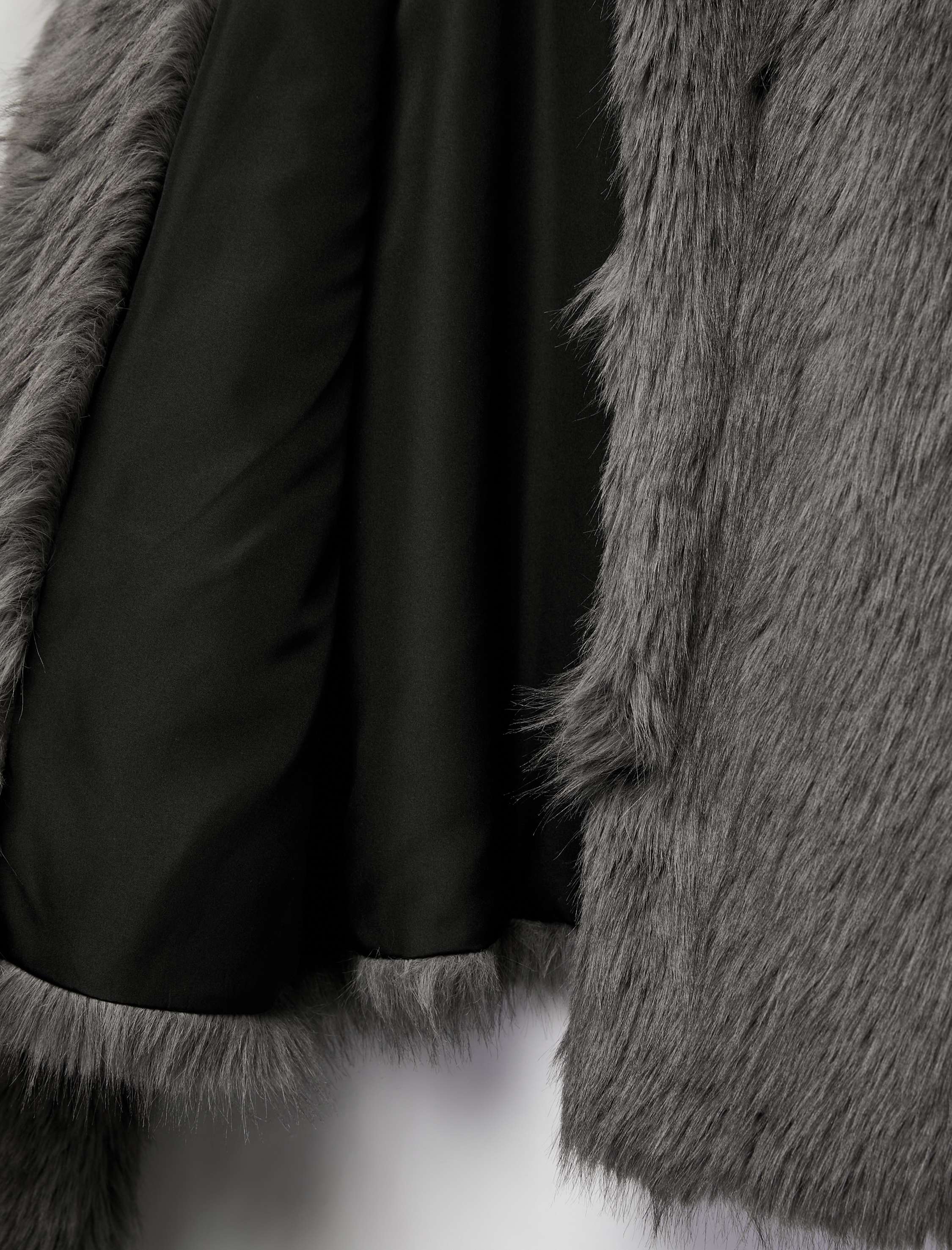 Koton X Sibil Çetinkaya - Uzun Kollu Bisiklet Yaka Crop Suni Kürk Mont