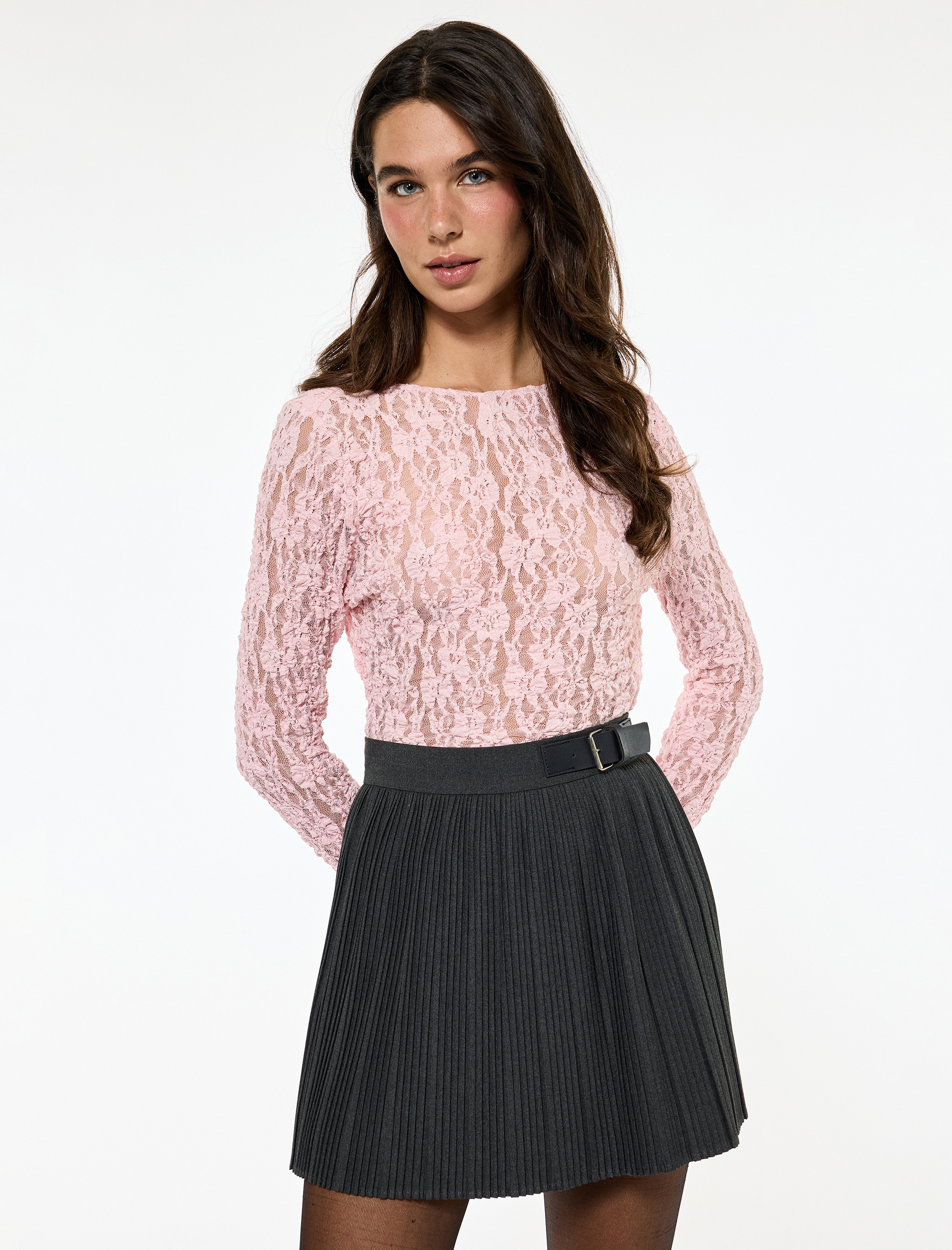   Koton X Sibil Çetinkaya - Kayık Yuvarlak Yaka Uzun Kollu Asimetrik Transparan Dantelli Bluz